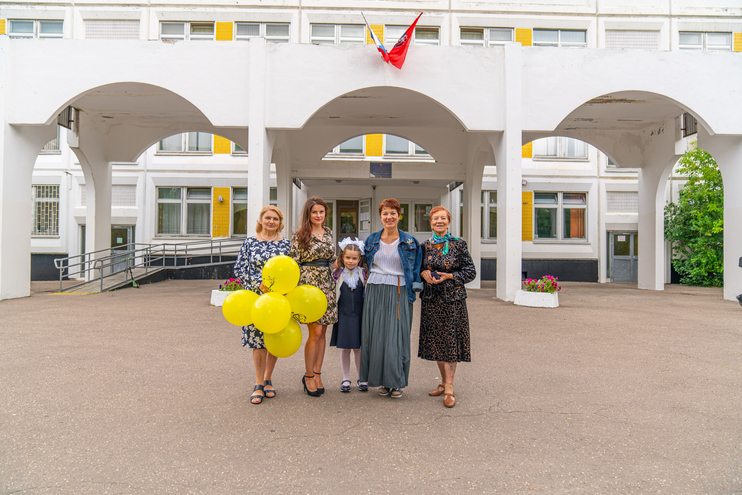 Первый раз в Первый Класс или здравствуй школа — Алиса. Фотограф — видеограф в Москве Дмитрий Менделеев