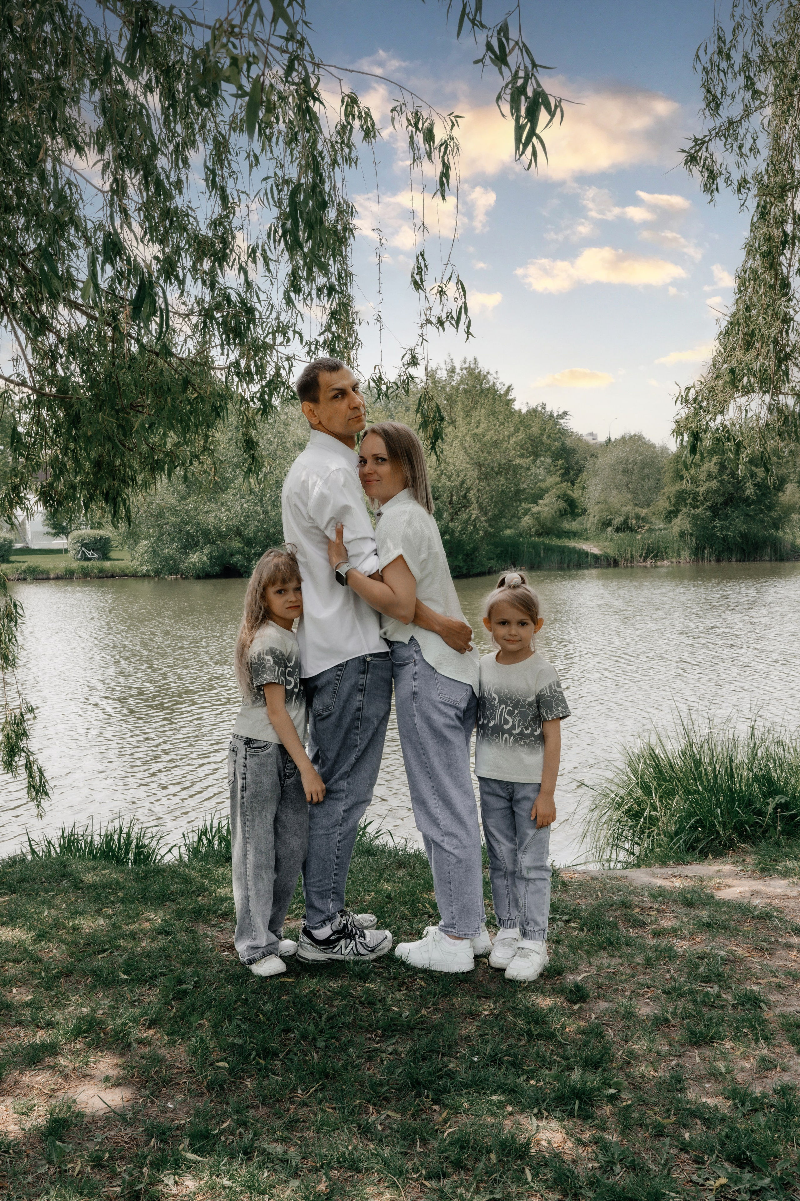 Семейная съемка в Лошицком парке. Ваш семейный фотограф в Минске — Вика Трегубова