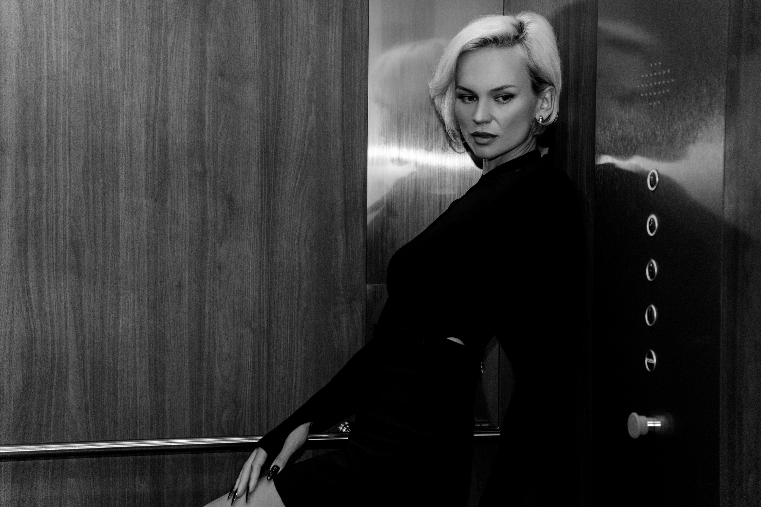 Соня — студийная съёмка со вспышкой. Ваш семейный фотограф в Минске — Вика Трегубова