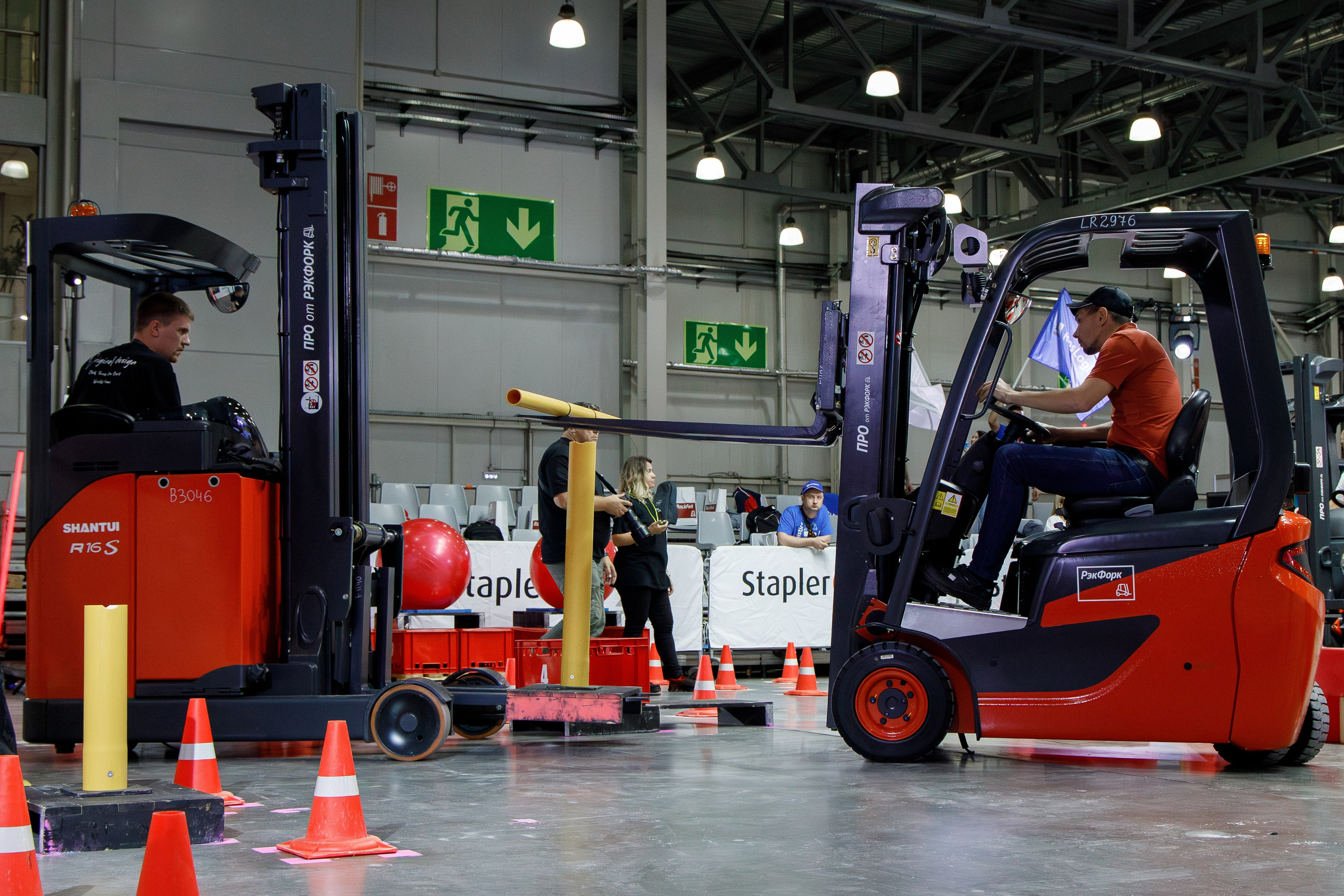 Выставки. Фотограф Неумывакин Кирилл