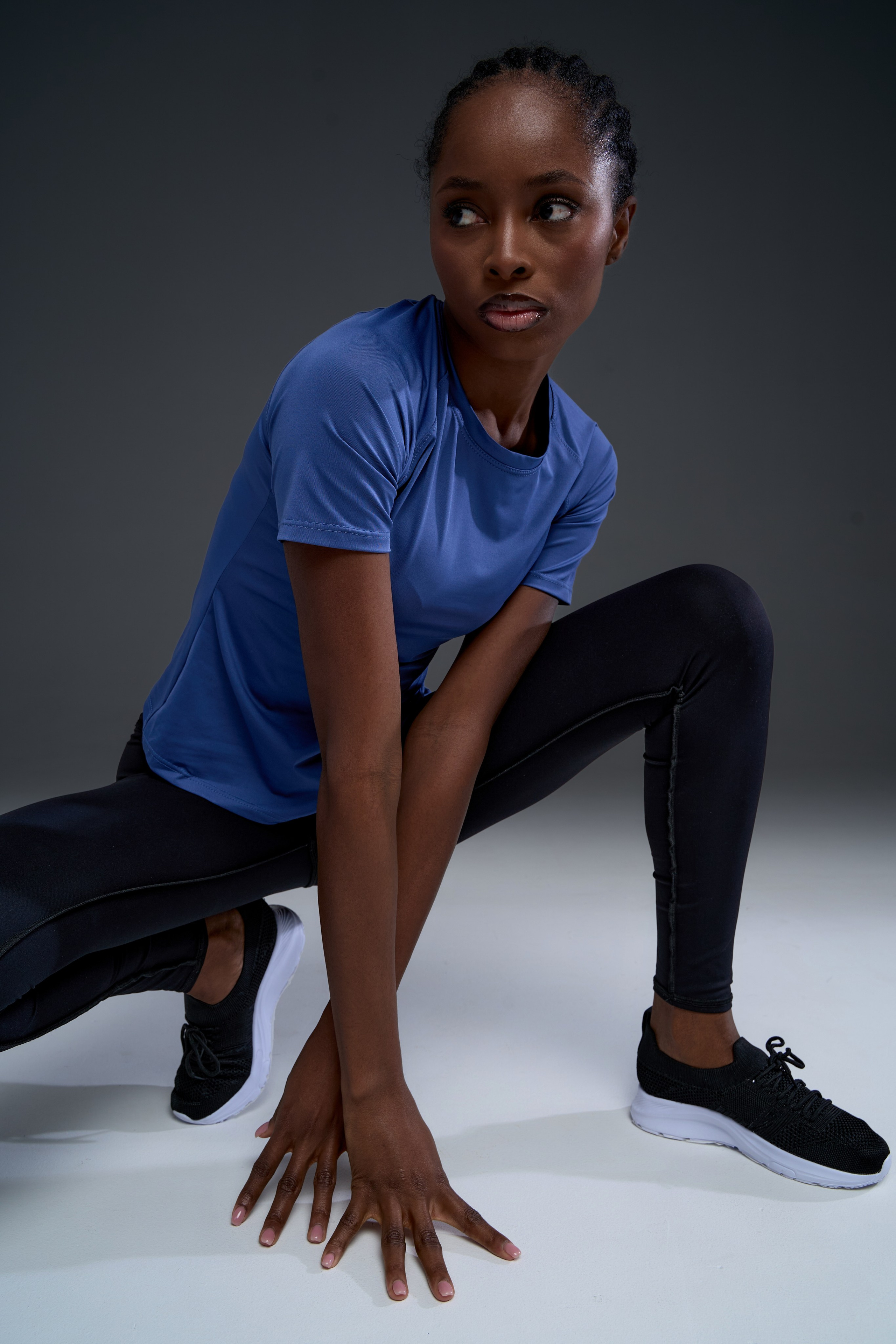 Спортивные футболки. Фотограф для маркетплейсов в Москве