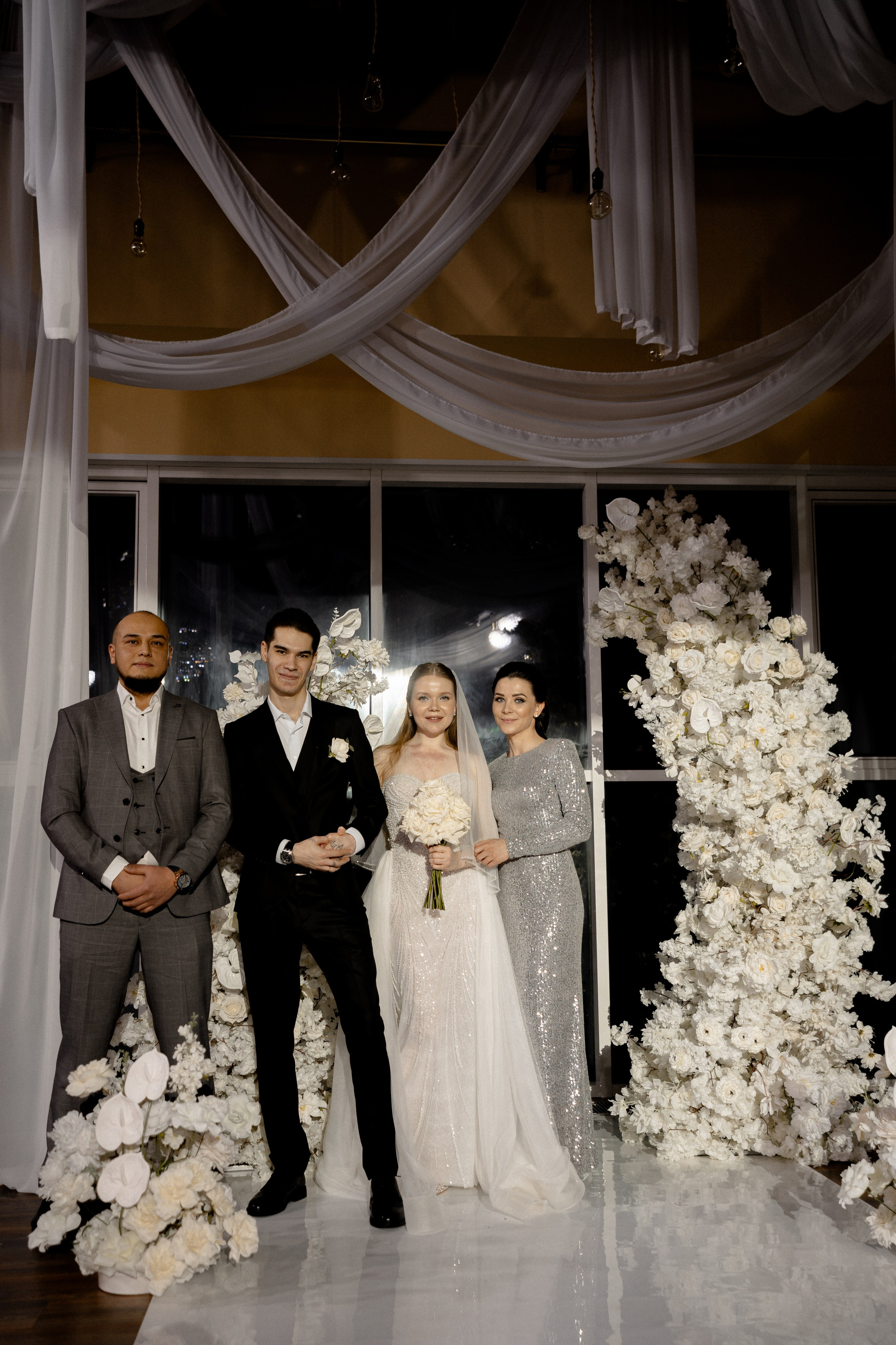 СВАДЕБНАЯ СЬЕМКА СБОРОВ В ОТЕЛЕ И ВЫЕЗД НА ЦЕРЕМОНИЮ (СНЯТО В СИБИРЕ В НИЖНЕВАРТОВСКЕ). Профессиональный фотограф, Санкт-Петербург — Виктория Богомолова