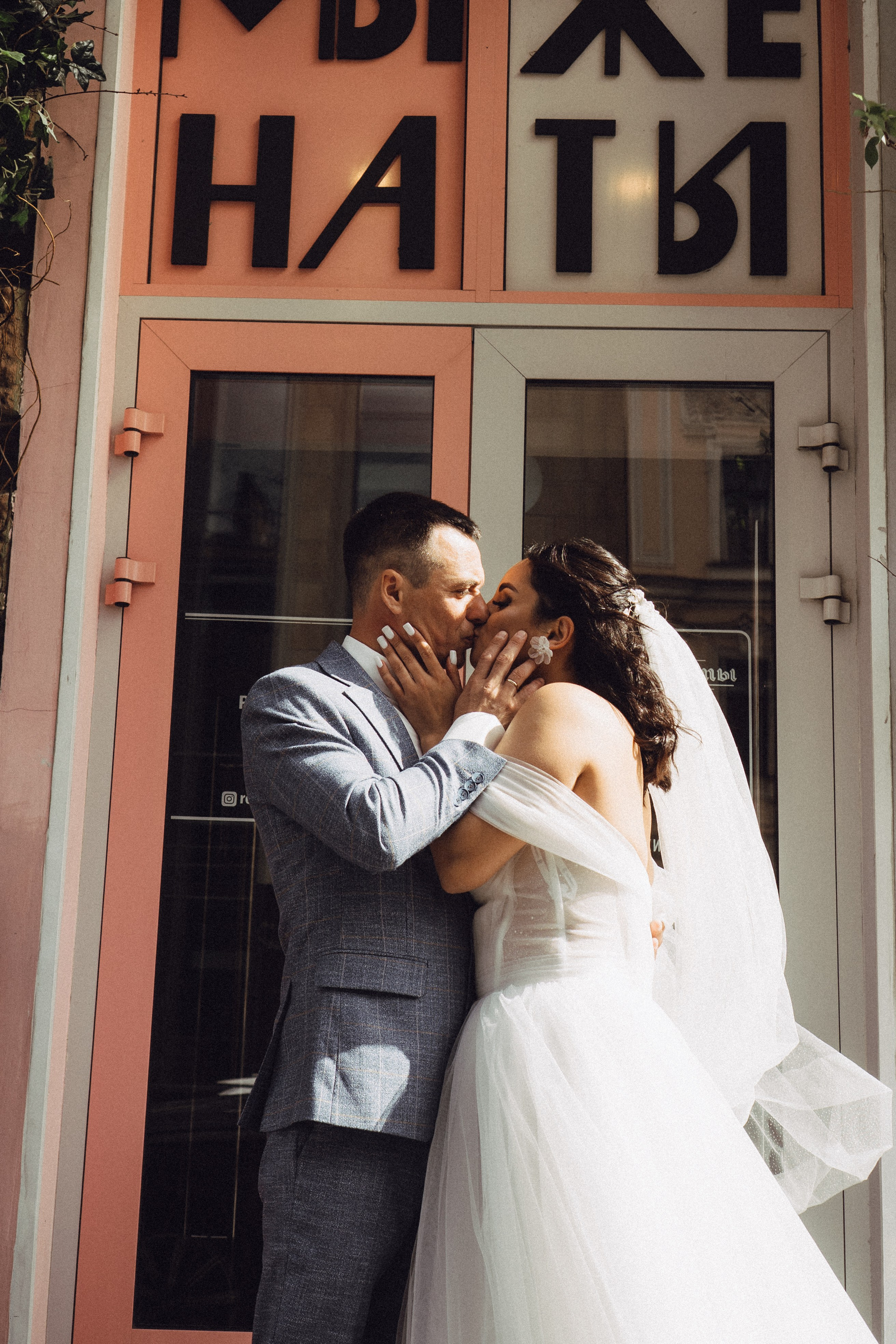 СВАДЕБНАЯ ПРОГУЛКА РЕСТОРАН МЫ ЖЕ НА ТЫ И ФОТОСЕССИИЯ С АВТОМОБИЛЕМ. Профессиональный фотограф, Санкт-Петербург — Виктория Богомолова