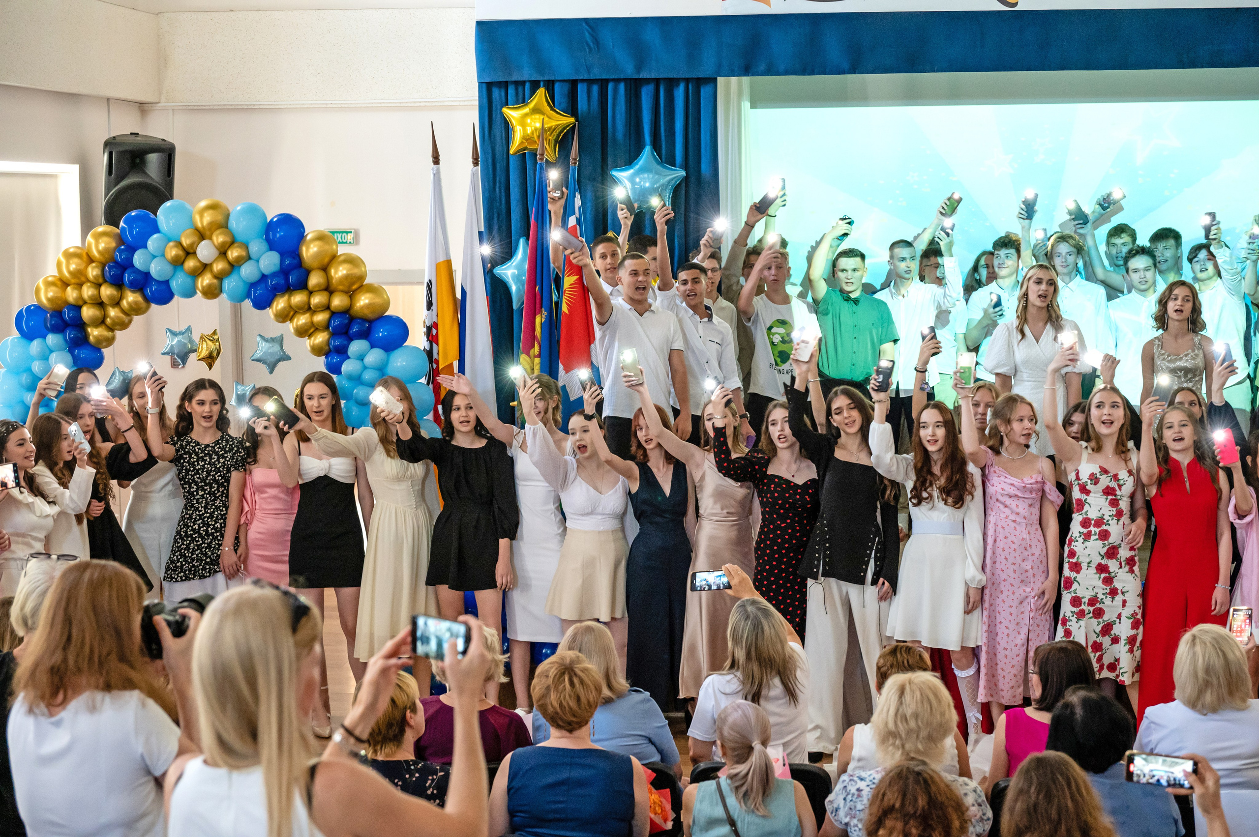 Школа № 98 9 класс вручение аттестатов. Вячеслав Скрипник Фотограф Краснодар