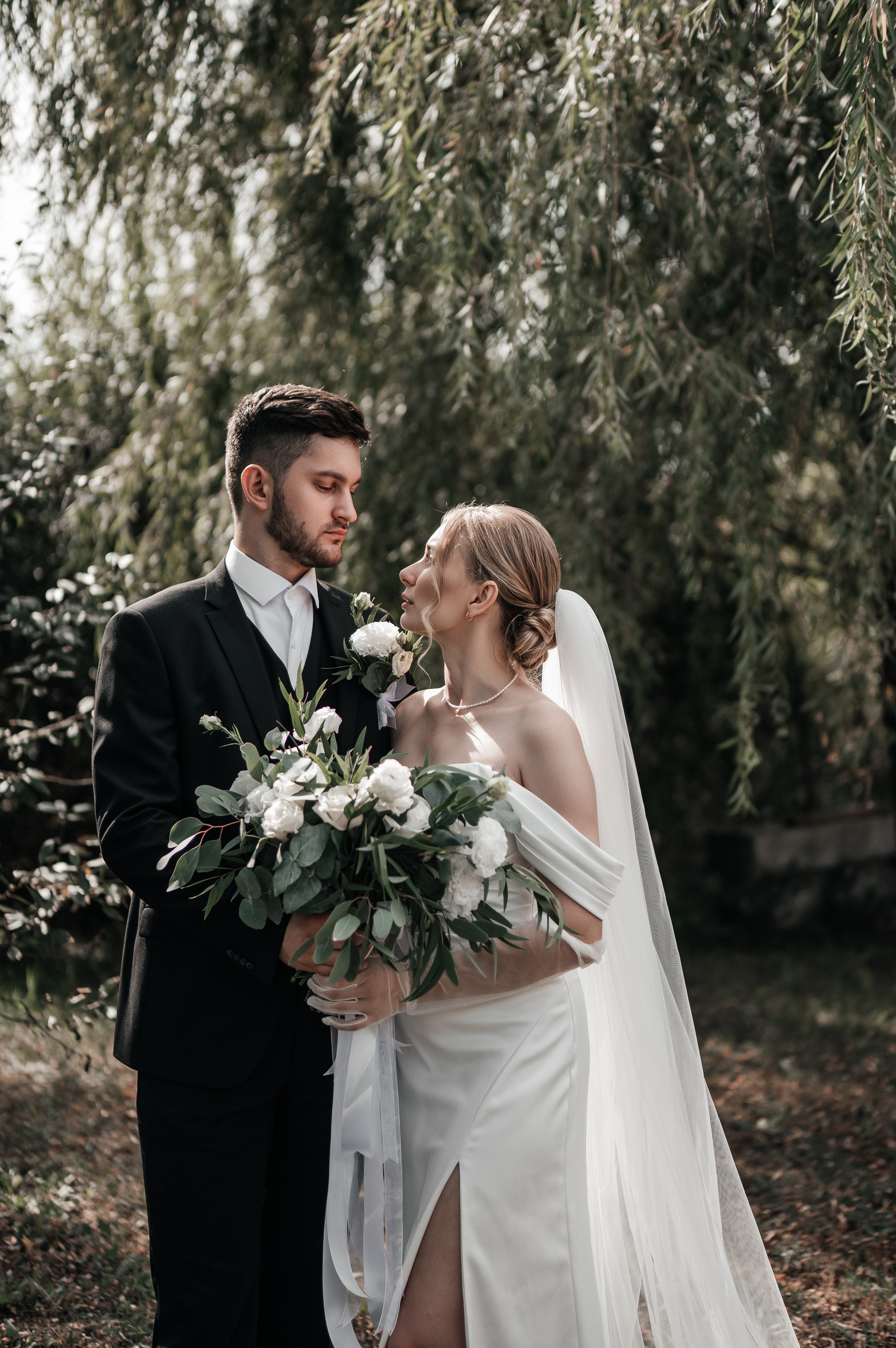 Даниил и Валерия. Черная утка. Полный день. Фотограф Екатерина Бочарникова