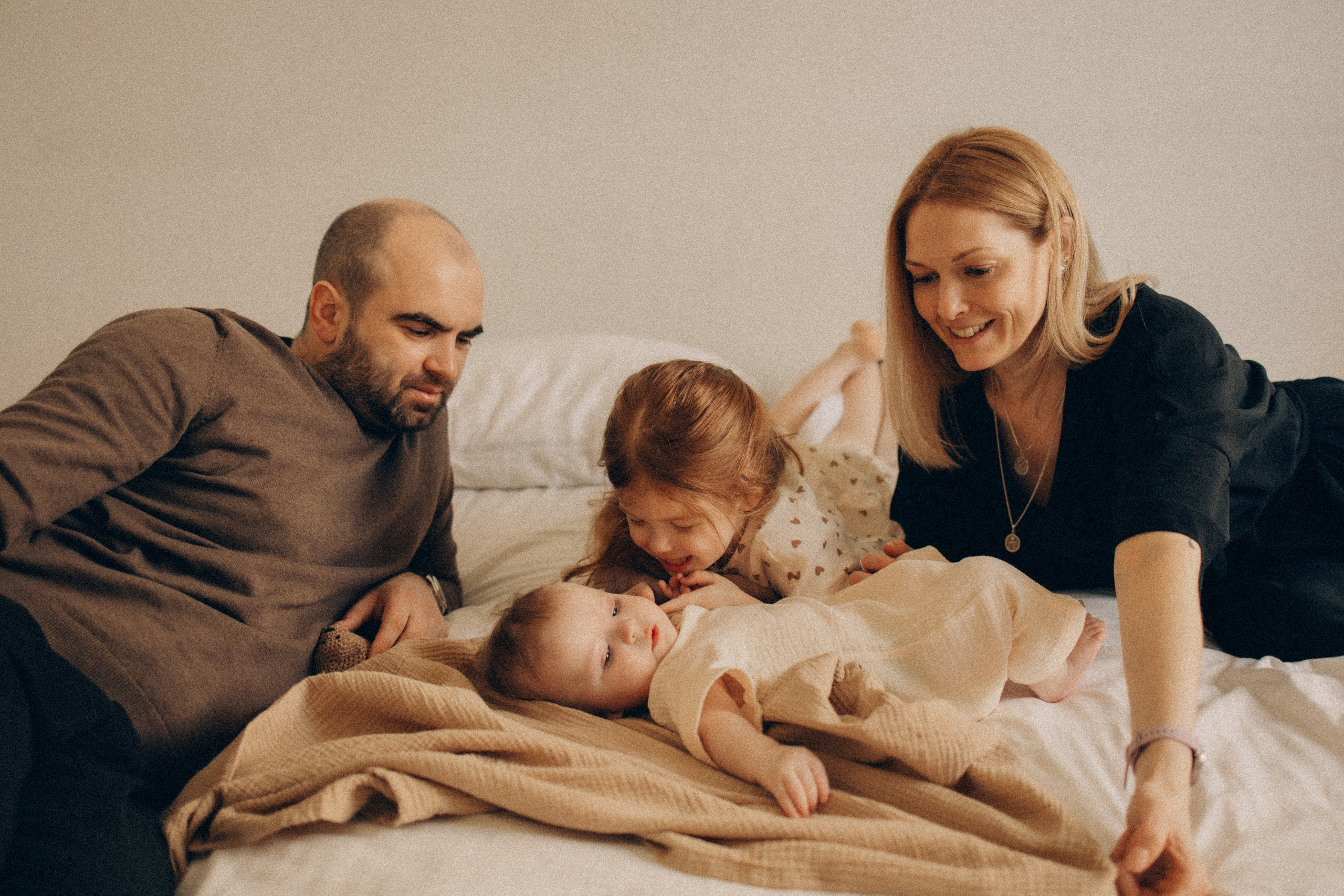 Саша, Лена, Лера и Тимофей. Семейный фотограф Москва