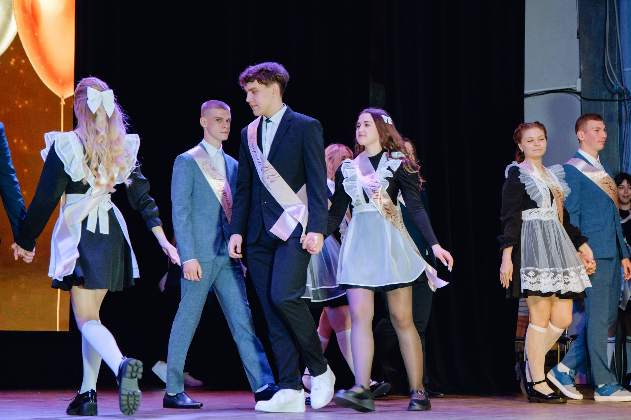 Последний звонок 11 класс. Фотограф Софья Володкина