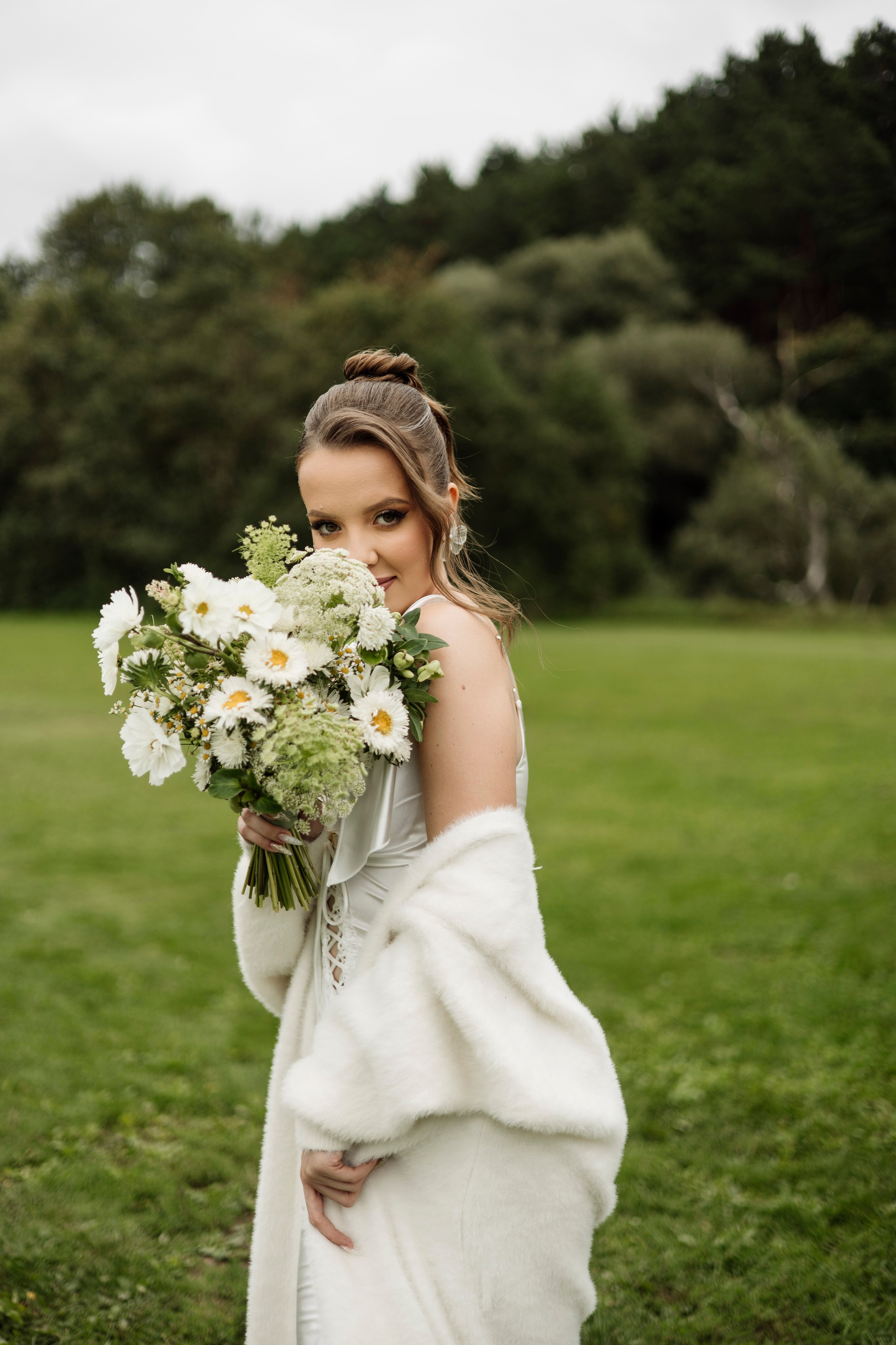 Артём и Вероника pine river. Nikolpinhasova