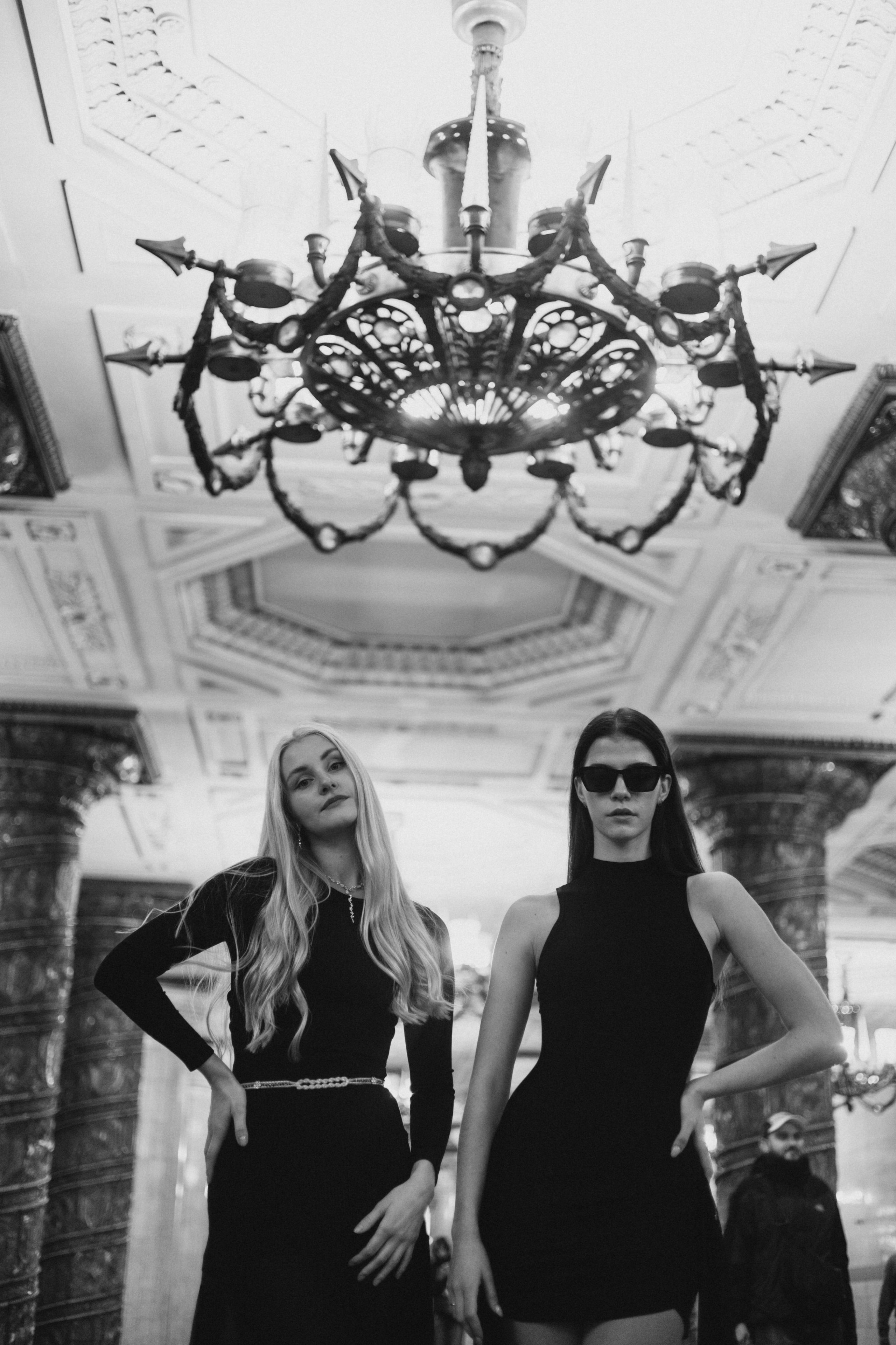 Лиза и Вика. Главная