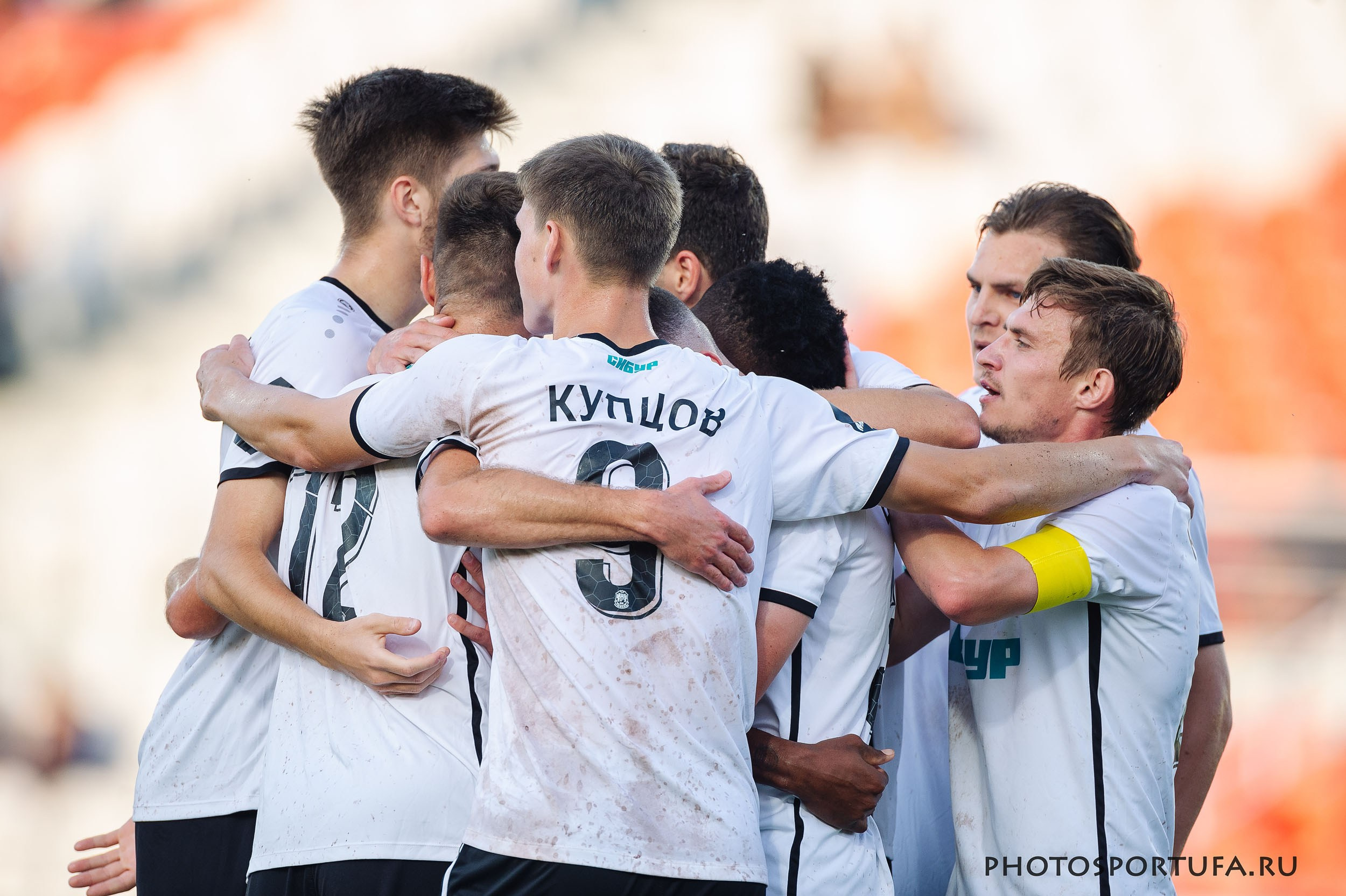 Россия — МЕЛБЕТ — Первая Лига. 4 -й тур «ФК УФА» — ФК «Тюмень». Спортивный фотограф в Уфе Евгений Буров