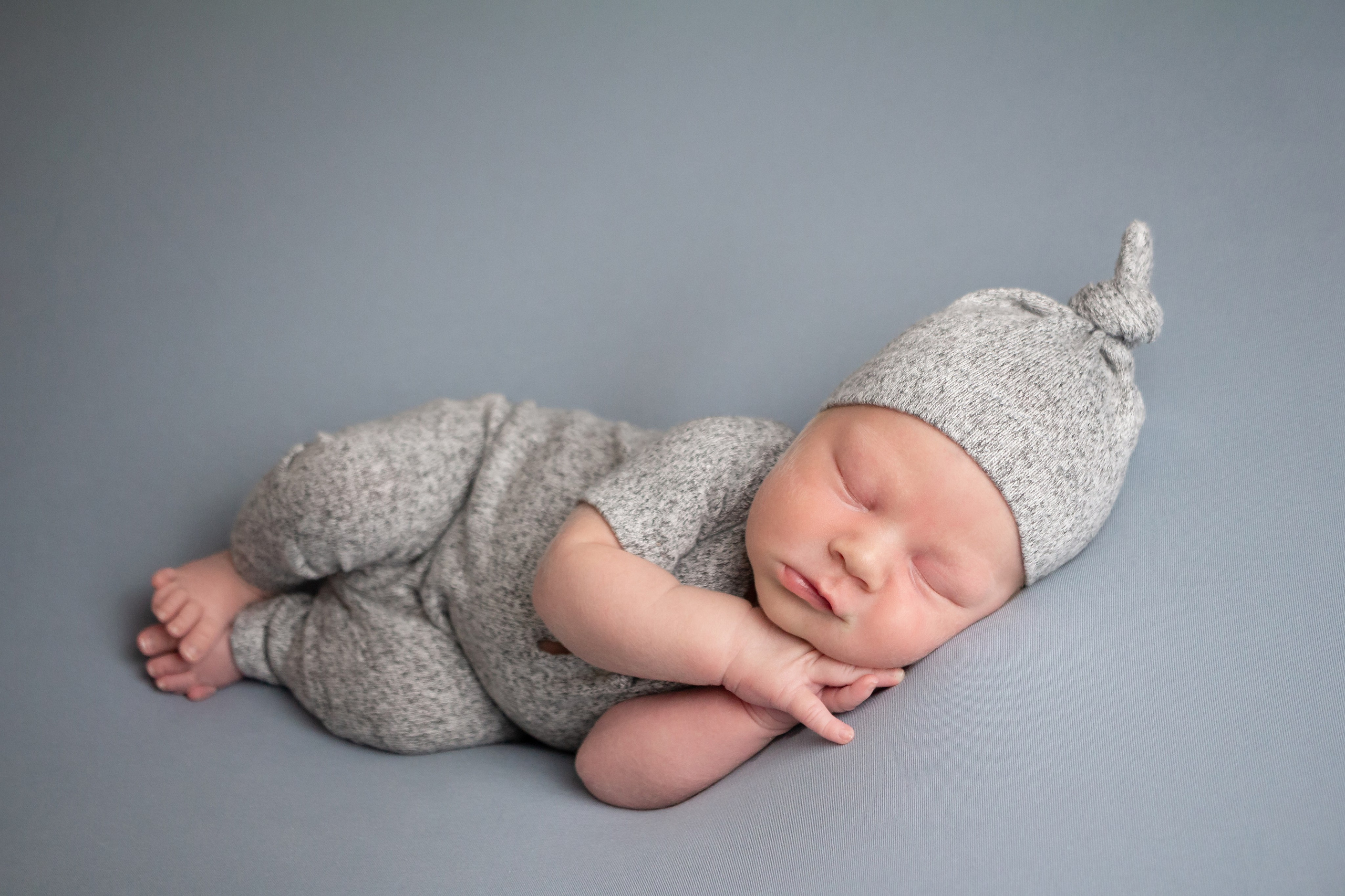 Классический стиль newborn. Фотограф новорождённых Анапа Елена Кушнарь