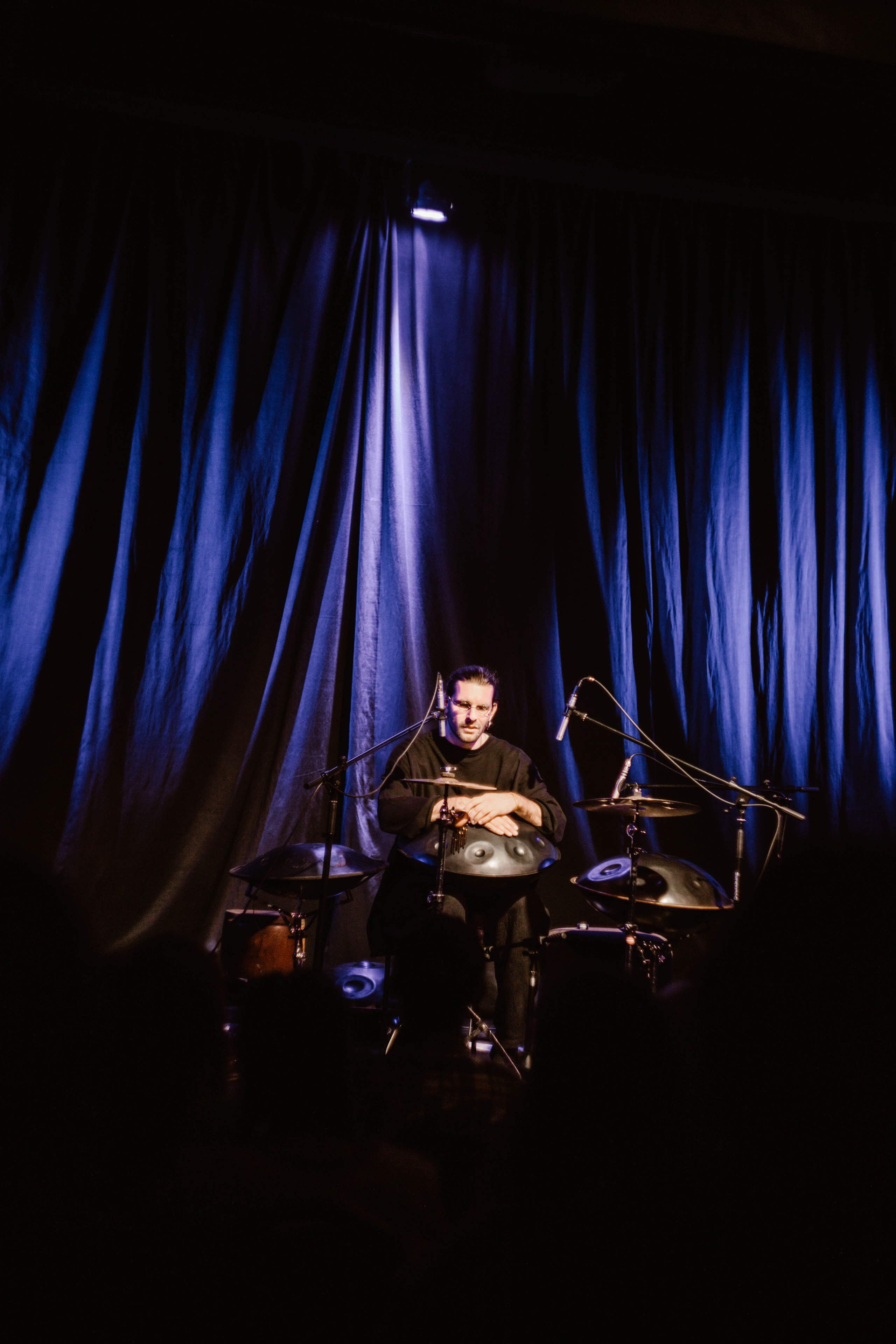 Кирилл Ошеров МАЯКОВКА, 10. Фотограф в Нижнем Новгороде