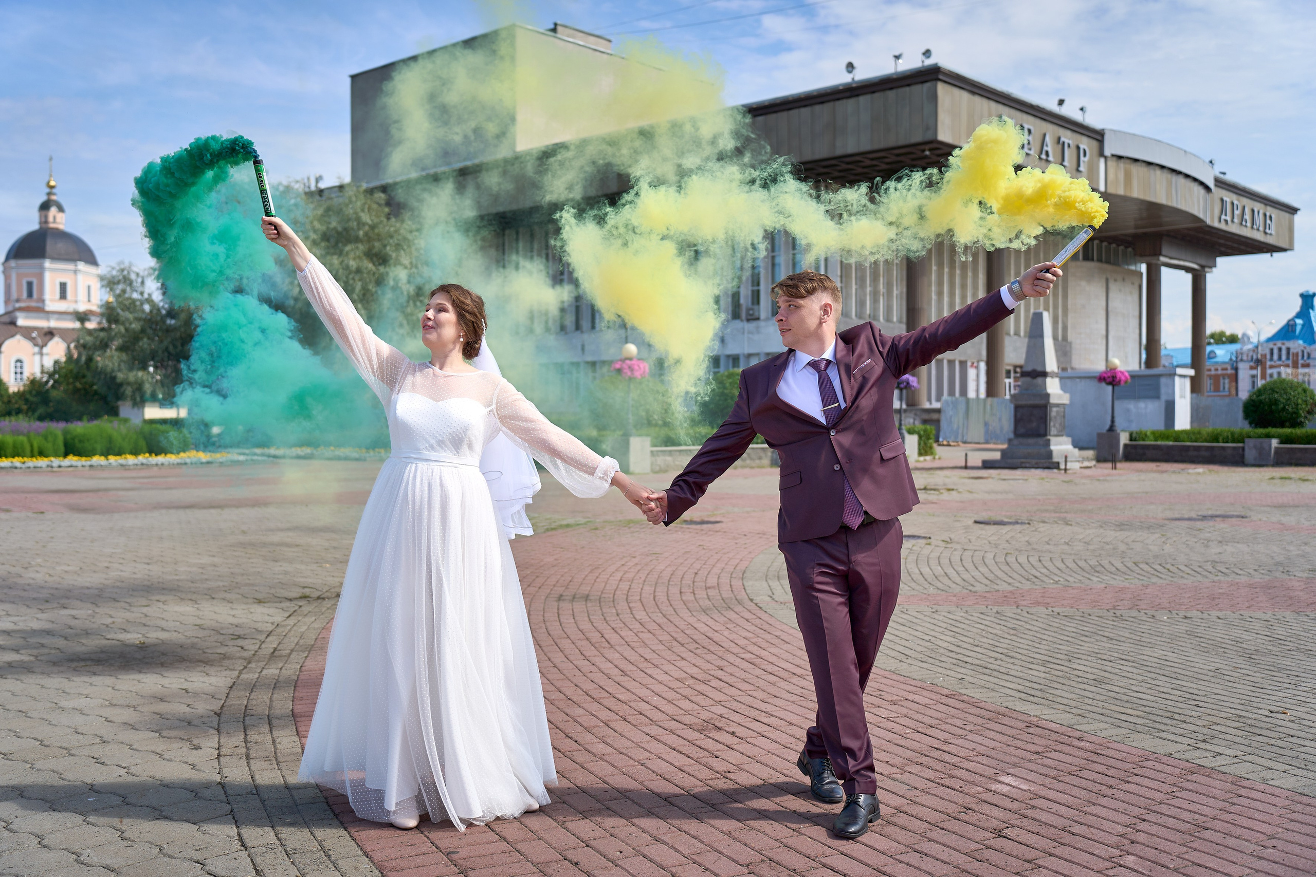 Прогулка после ЗАГСа. Репортажный и портретный фотограф в Томске Ларионов Артём