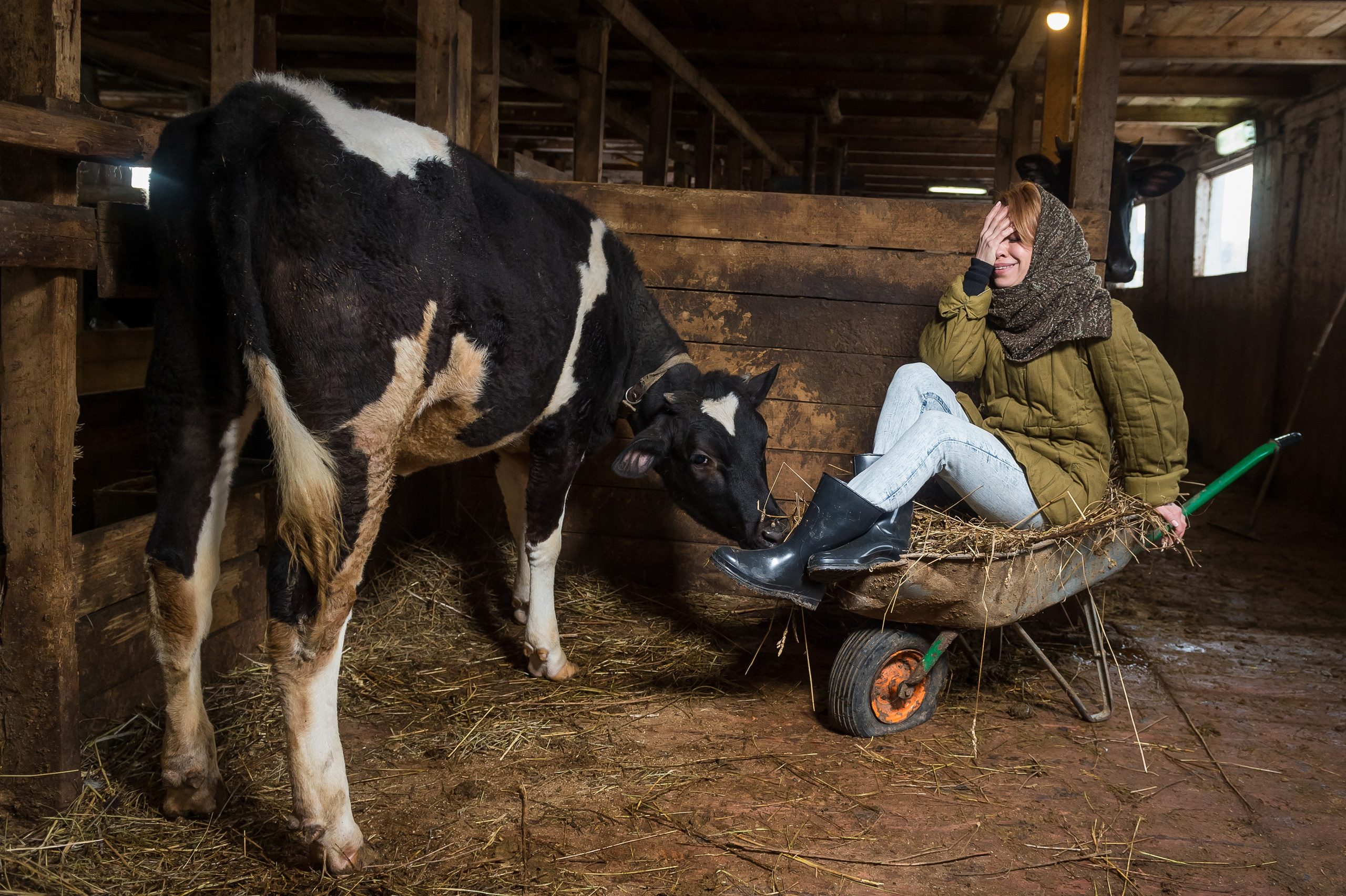 Jana Nedzvetskaya. Показ в коровнике. 2016. Дима Бабушкин. Фотограф. Подиум. Репортаж. Творчество. Дорого