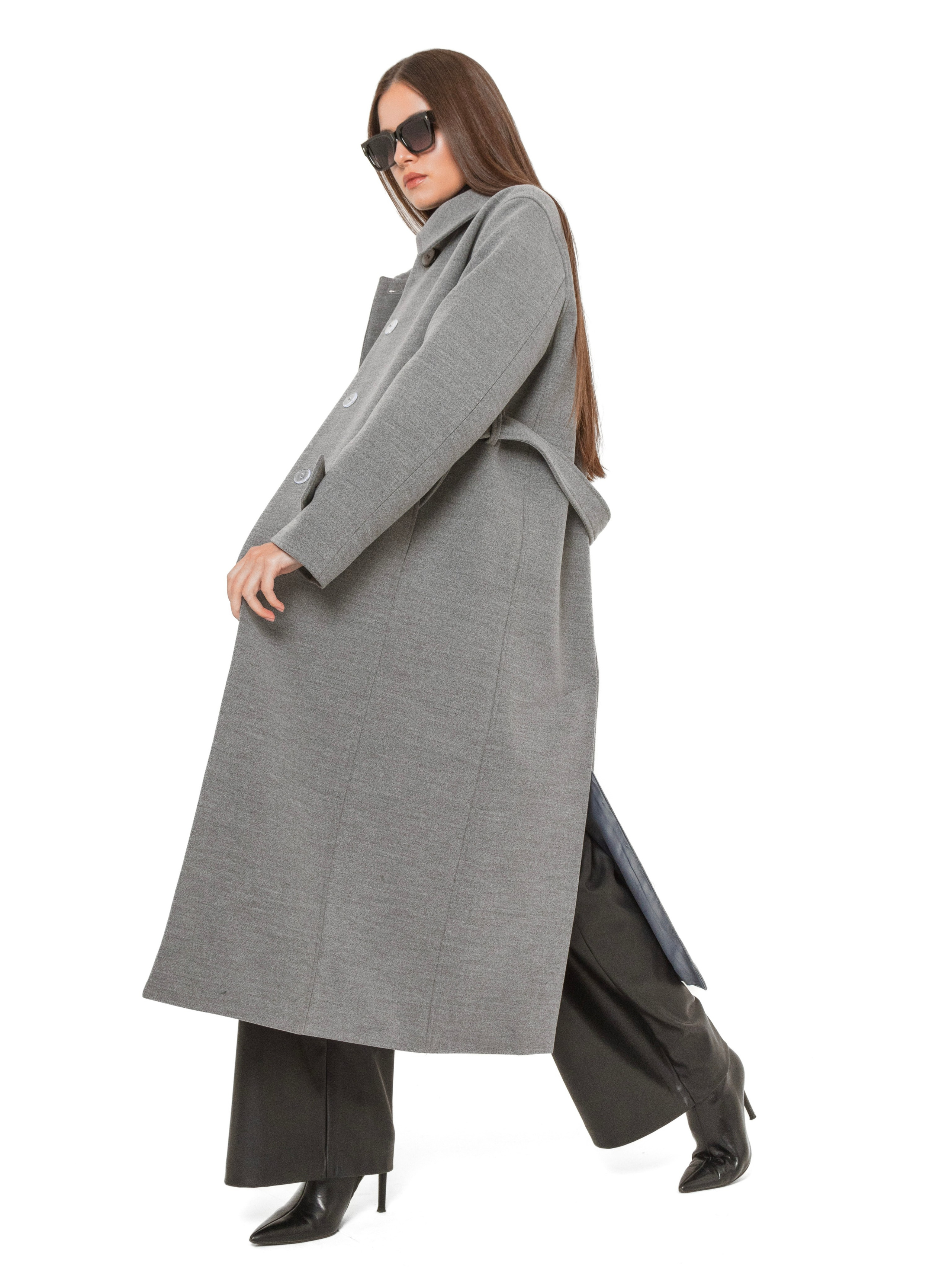 Пальто. Фотостудия для Wildberries Ozon