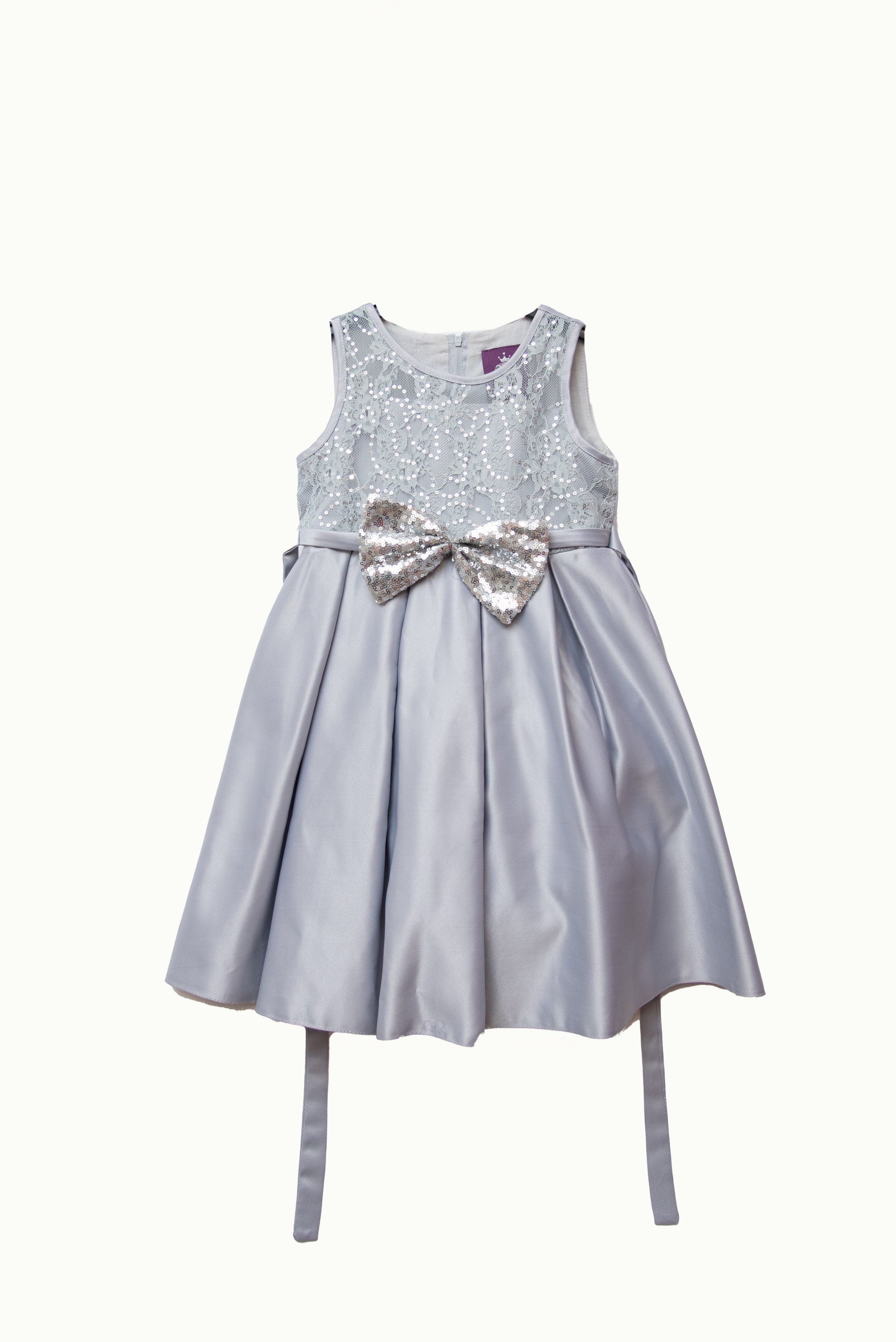 Платье серое с пайетками. Ольга Ли свадебный семейный фотограф Иркутск