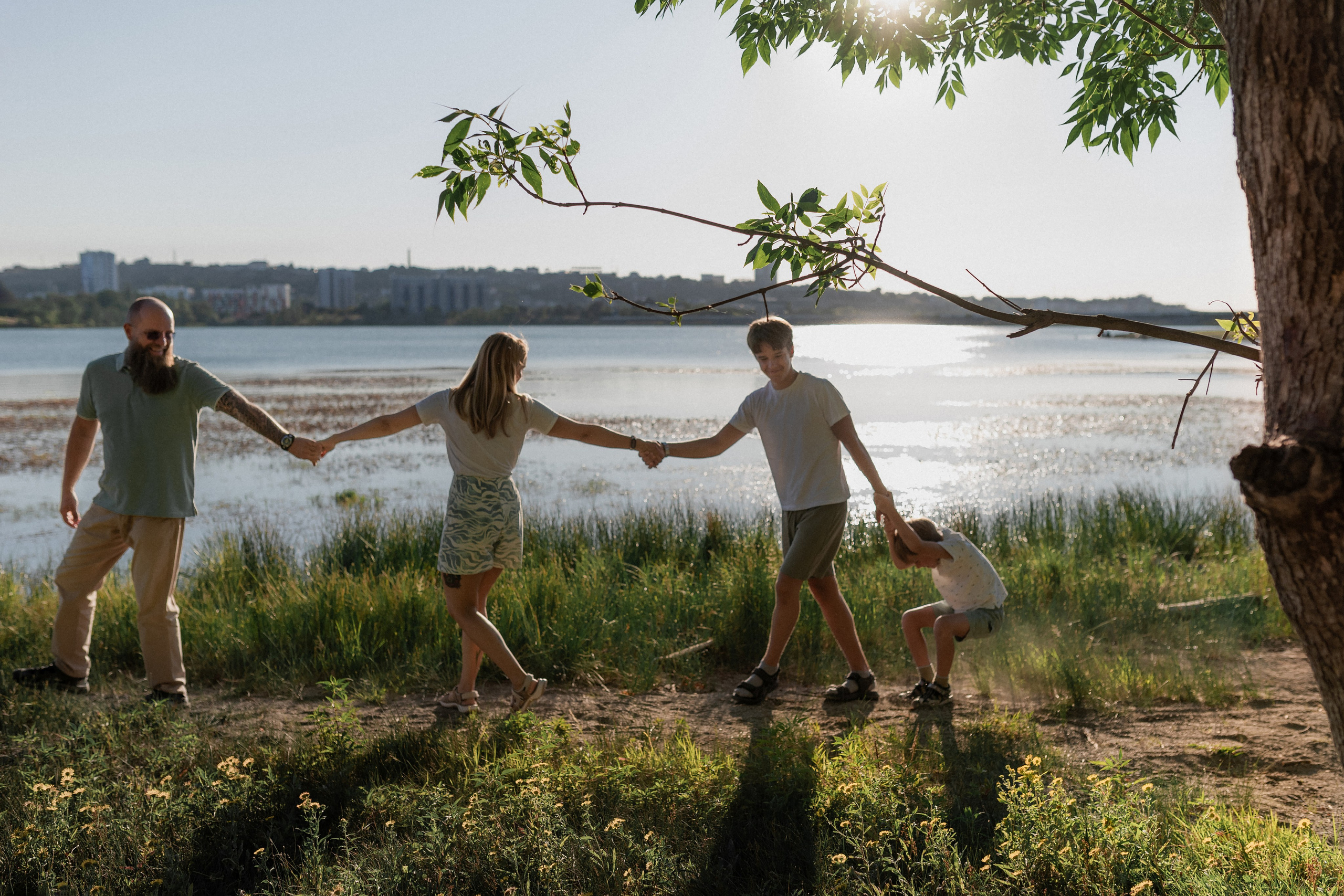 «Давай запустим самолетики?». Фотограф в городе Симферополе — Карина Пограничная