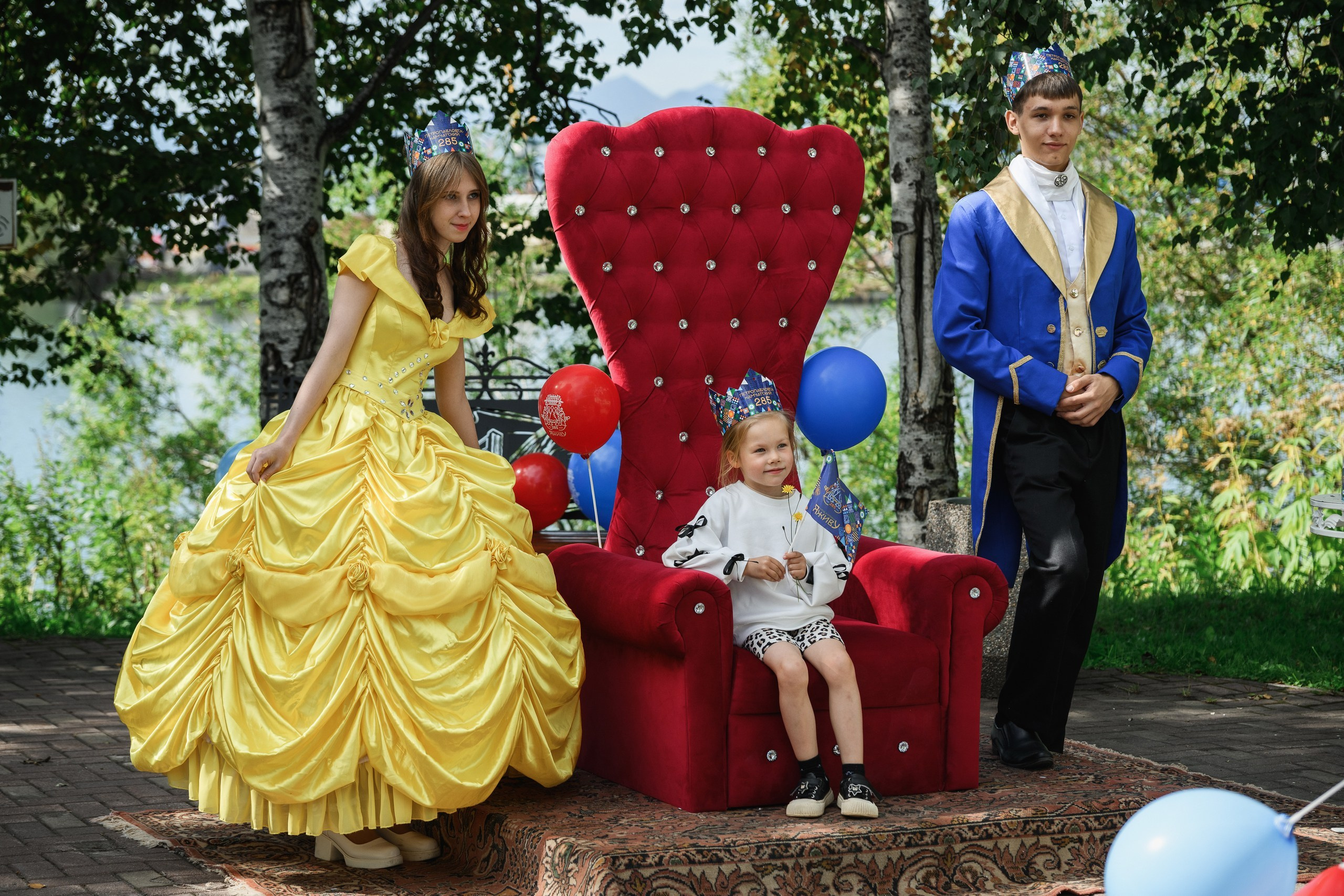 Фотосъемка праздника дня города в Петропавловске-Камчатском. Профессиональная репортажная съемка мероприятий в Петропавловске-Камчатском. Фотографии концерта и гуляний на день города. Красивые фото с праздника в Петропавловске-Камчатском. Цена на репортажную съемку дня города в Петропавловске-Камчатском.