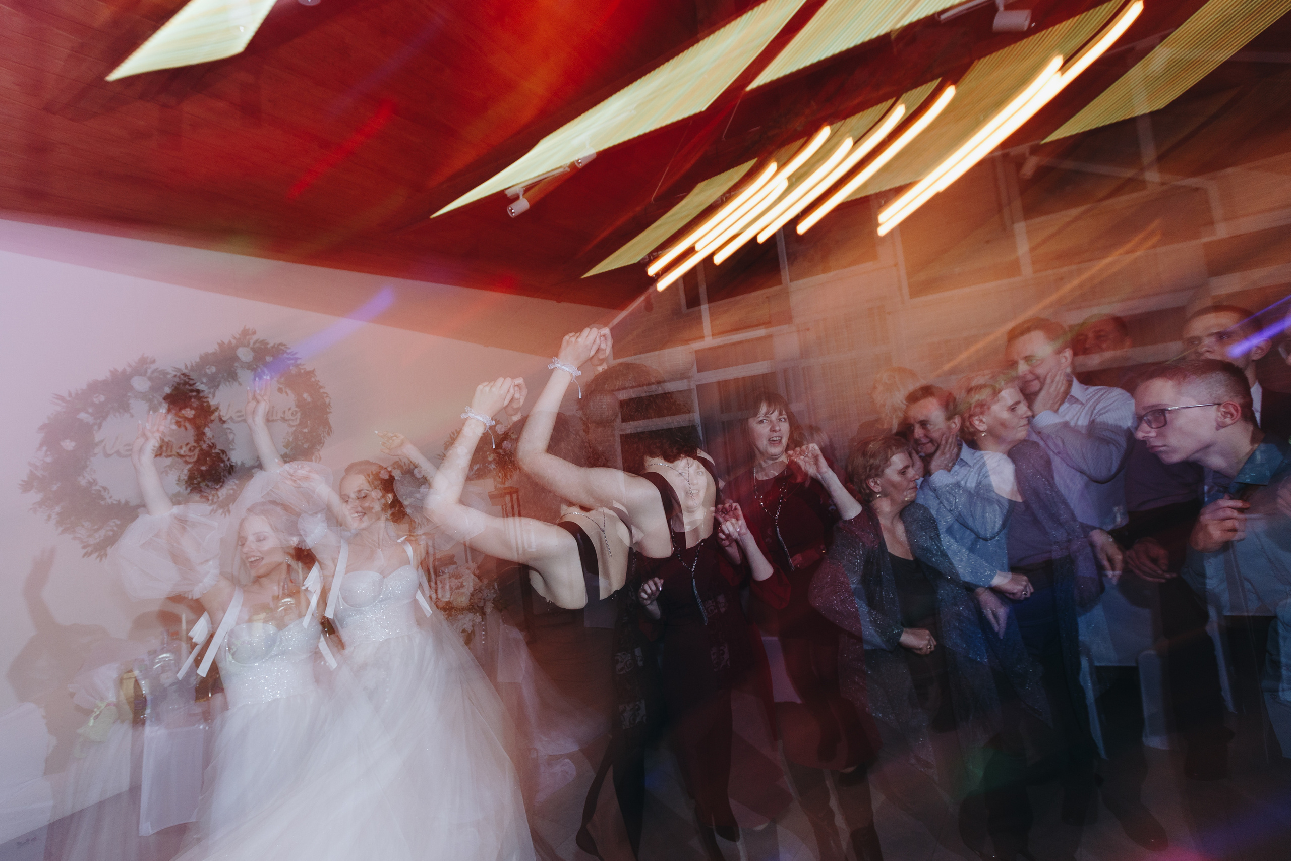 Свадебная фотосъёмка и видеосъёмка в Гомеле в усадьбе Малинки24. Свадебный семейный фотограф и видеограф Гомель Минск Беларусь Европа