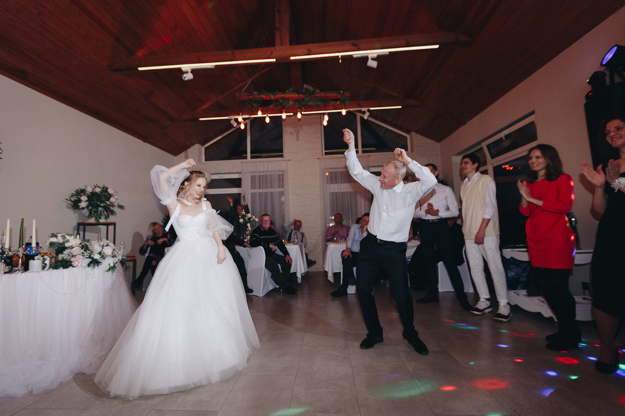 Свадебная фотосъёмка и видеосъёмка в Гомеле в усадьбе Малинки24. Свадебный семейный фотограф и видеограф Гомель Минск Беларусь Европа