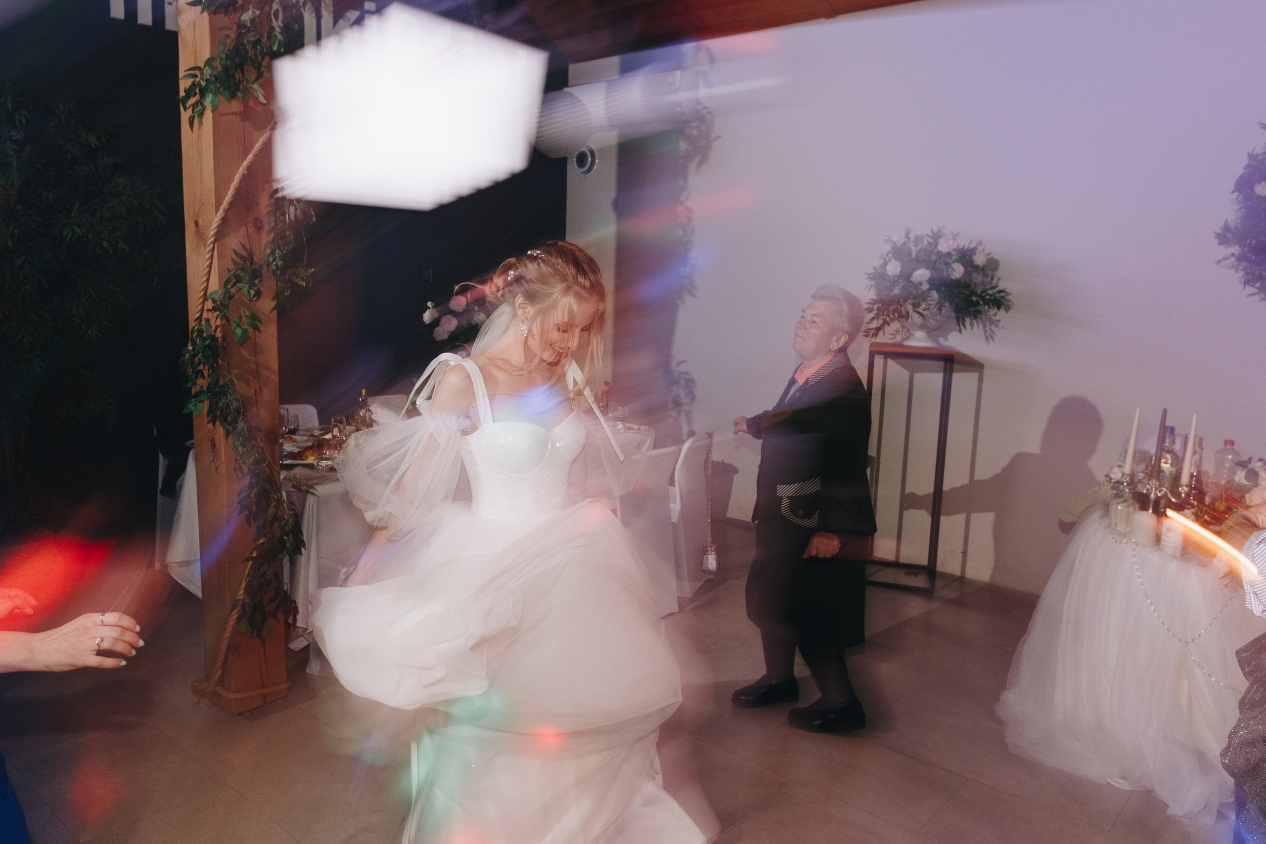 Свадебная фотосъёмка и видеосъёмка в Гомеле в усадьбе Малинки24. Свадебный семейный фотограф и видеограф Гомель Минск Беларусь Европа