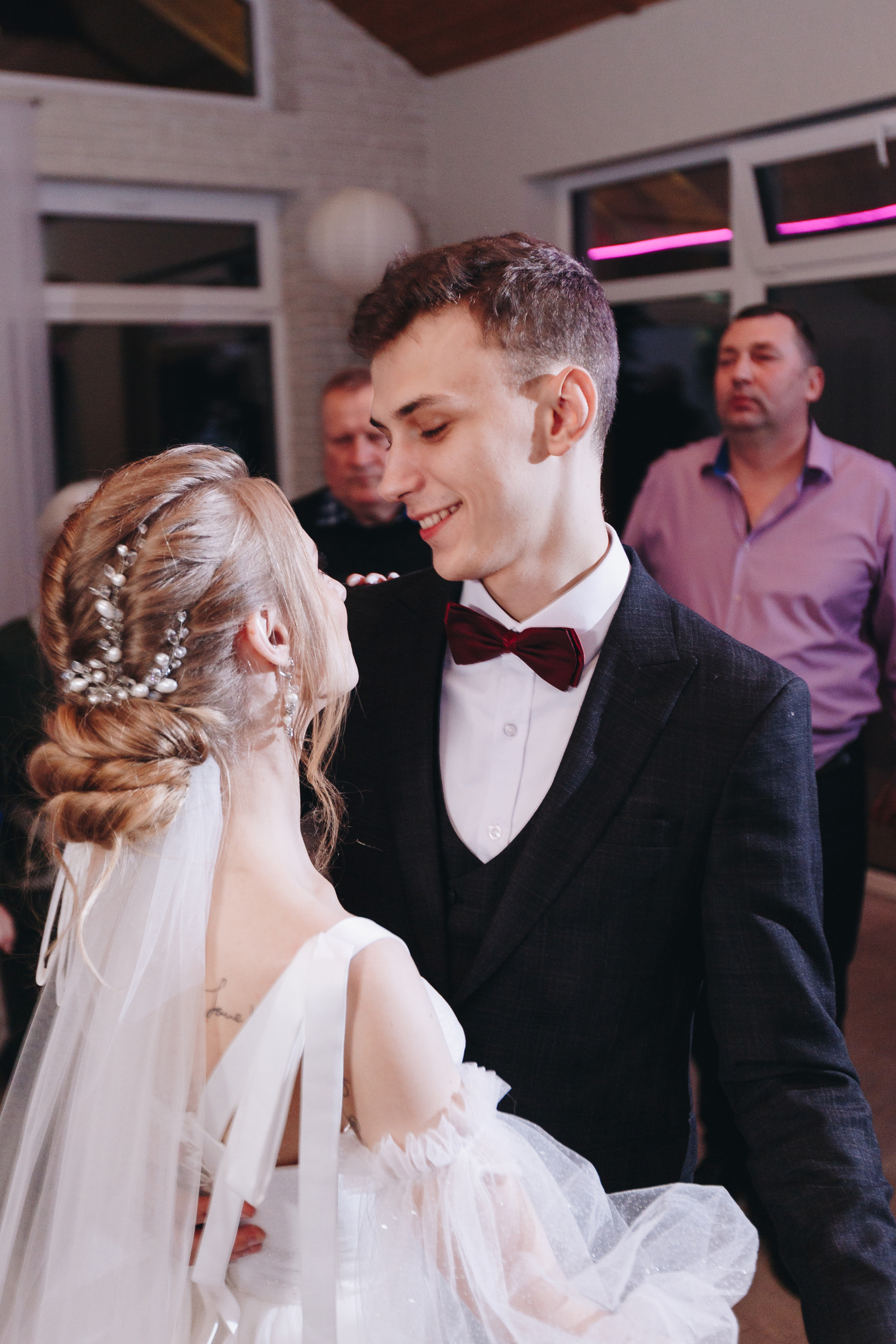 Свадебная фотосъёмка и видеосъёмка в Гомеле в усадьбе Малинки24. Свадебный семейный фотограф и видеограф Гомель Минск Беларусь Европа