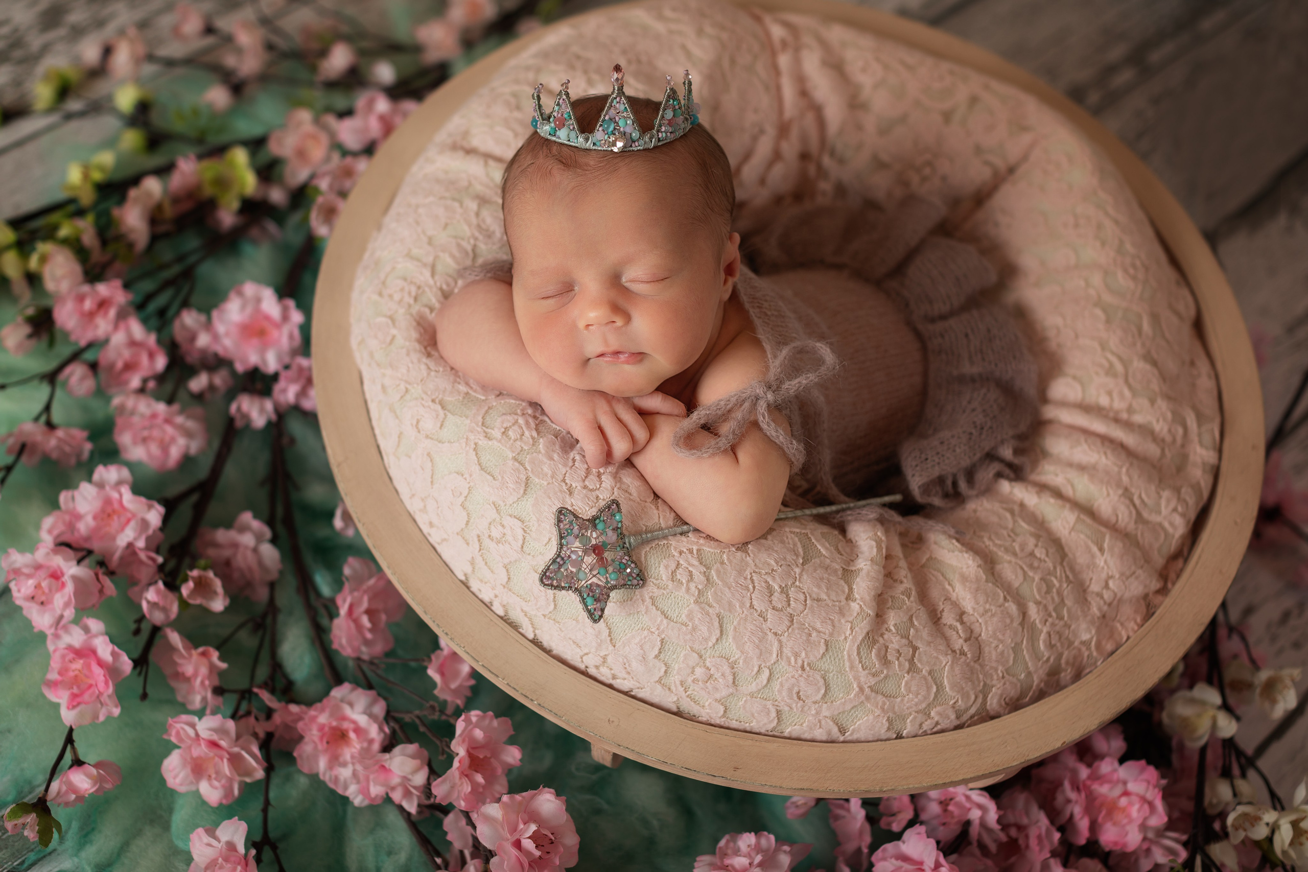 PH @bestmoments_newborn. Retoucher Aleksmokh