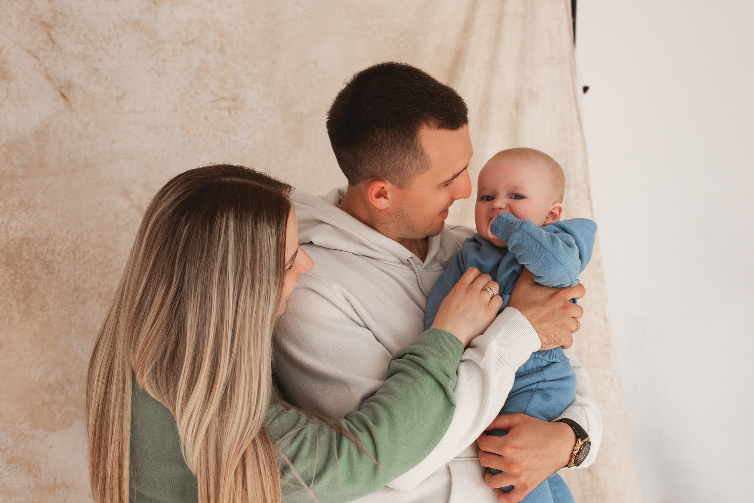 Семейная фотосессия Полина Игорь Богдан. Семейный фотограф в Южно-Сахалинске Анастасия Лимарева