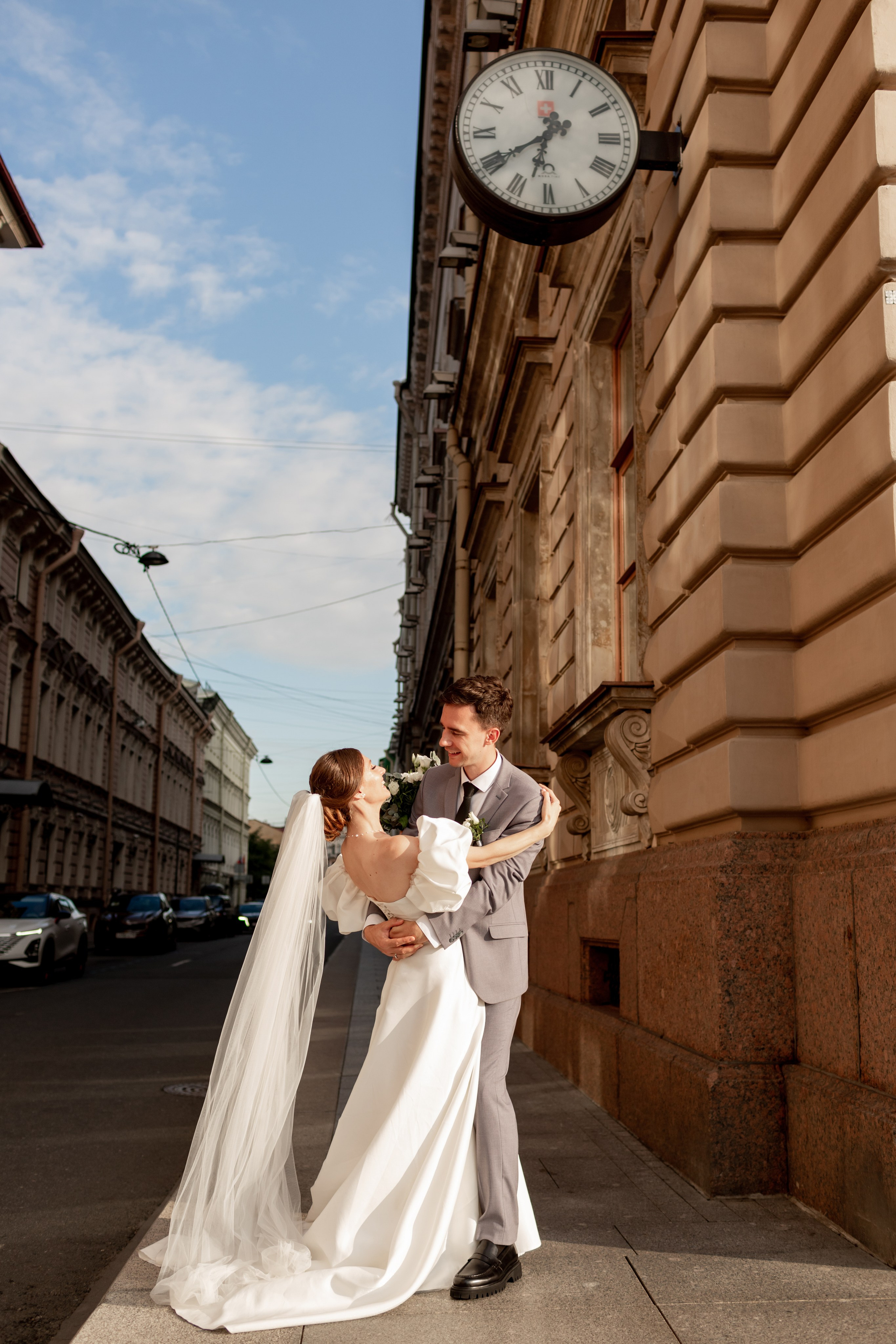 Свадебная фотопрогулка в Санкт-Петербурге. Свадебный фотограф Кирилл Белый
