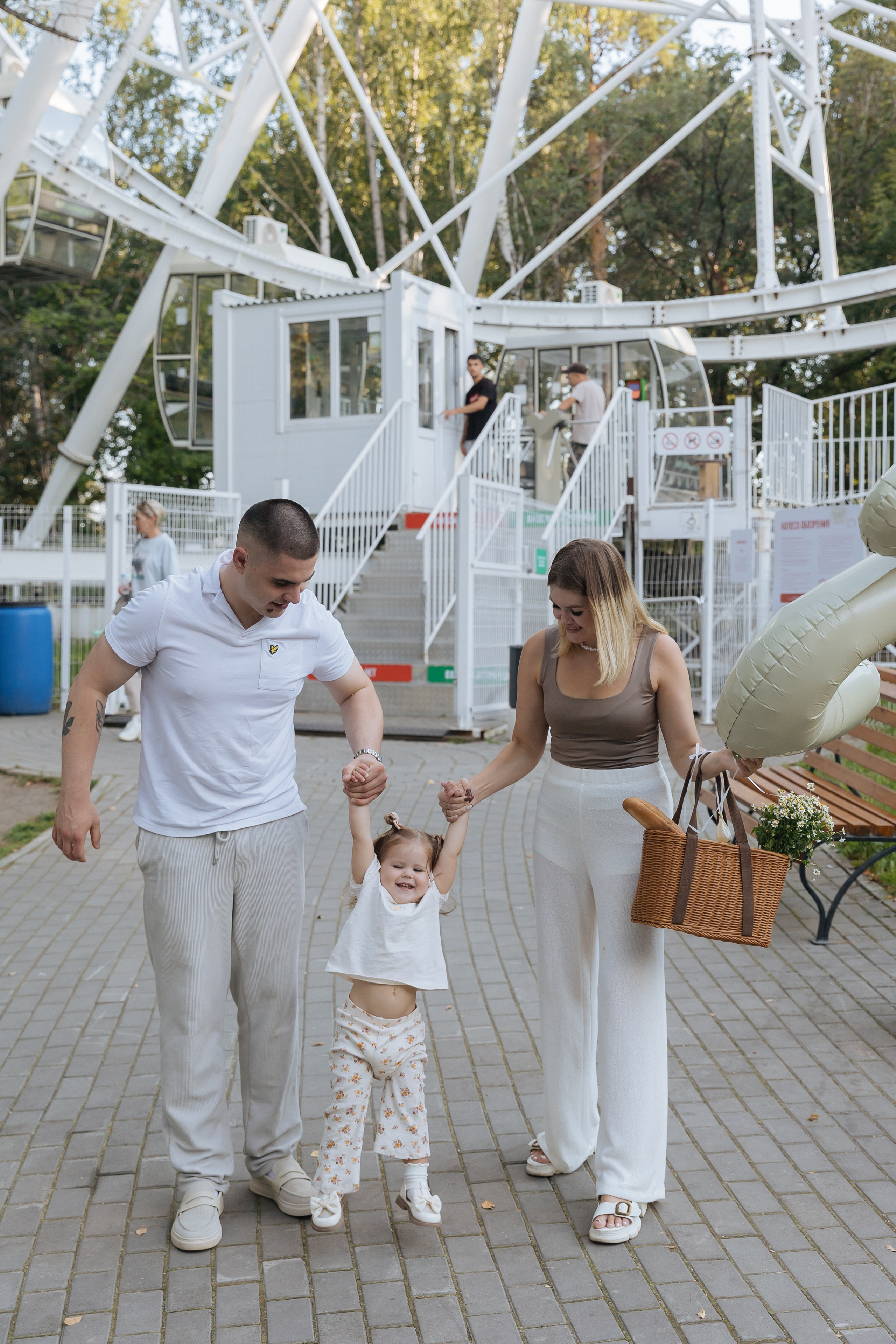 Саша и семья. Мозжерина Ирина — Свадебный и семейный фотограф в Екатеринбурге