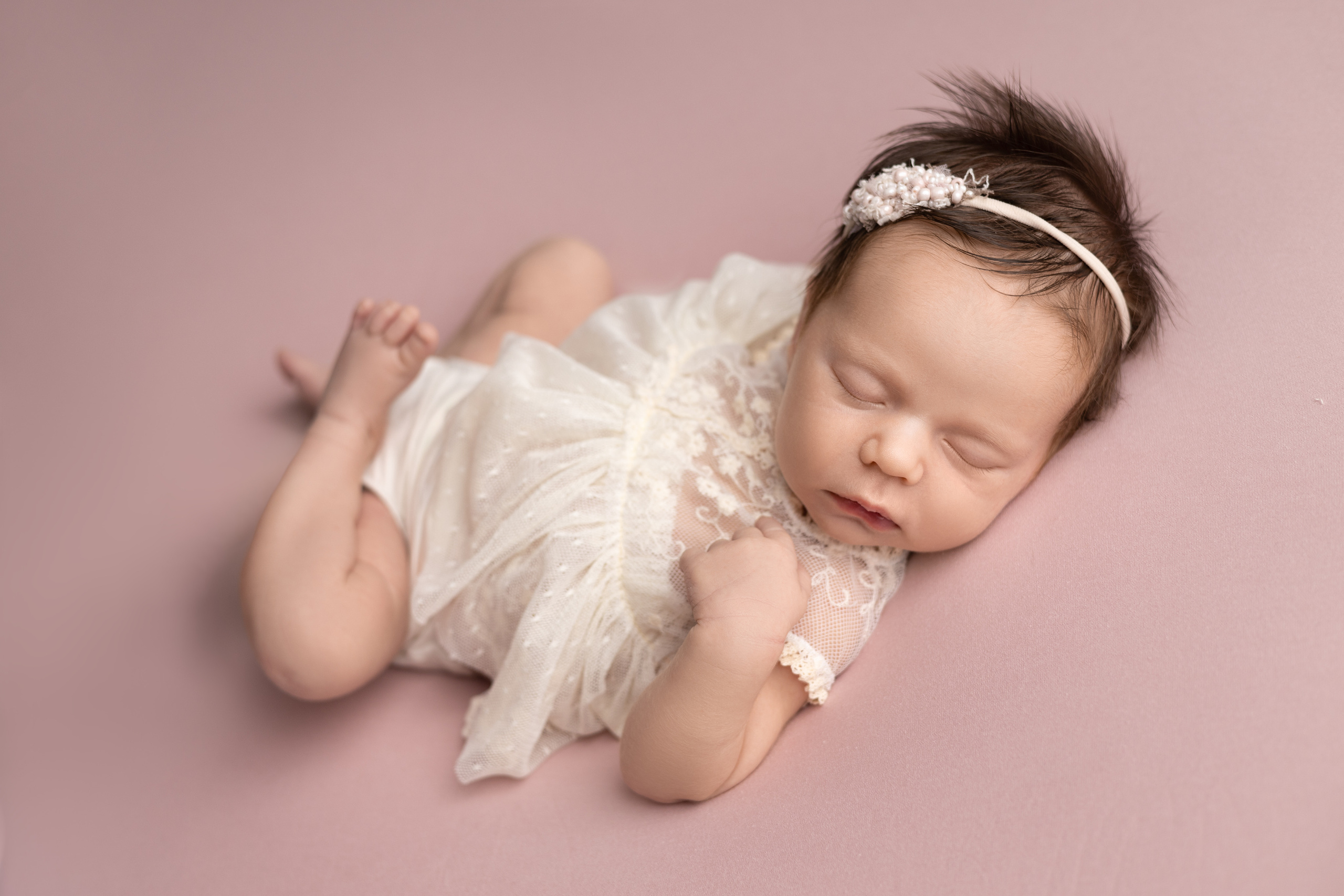 Лада 15 дней. Станисис Мила • Ньюборн фотограф в Москве