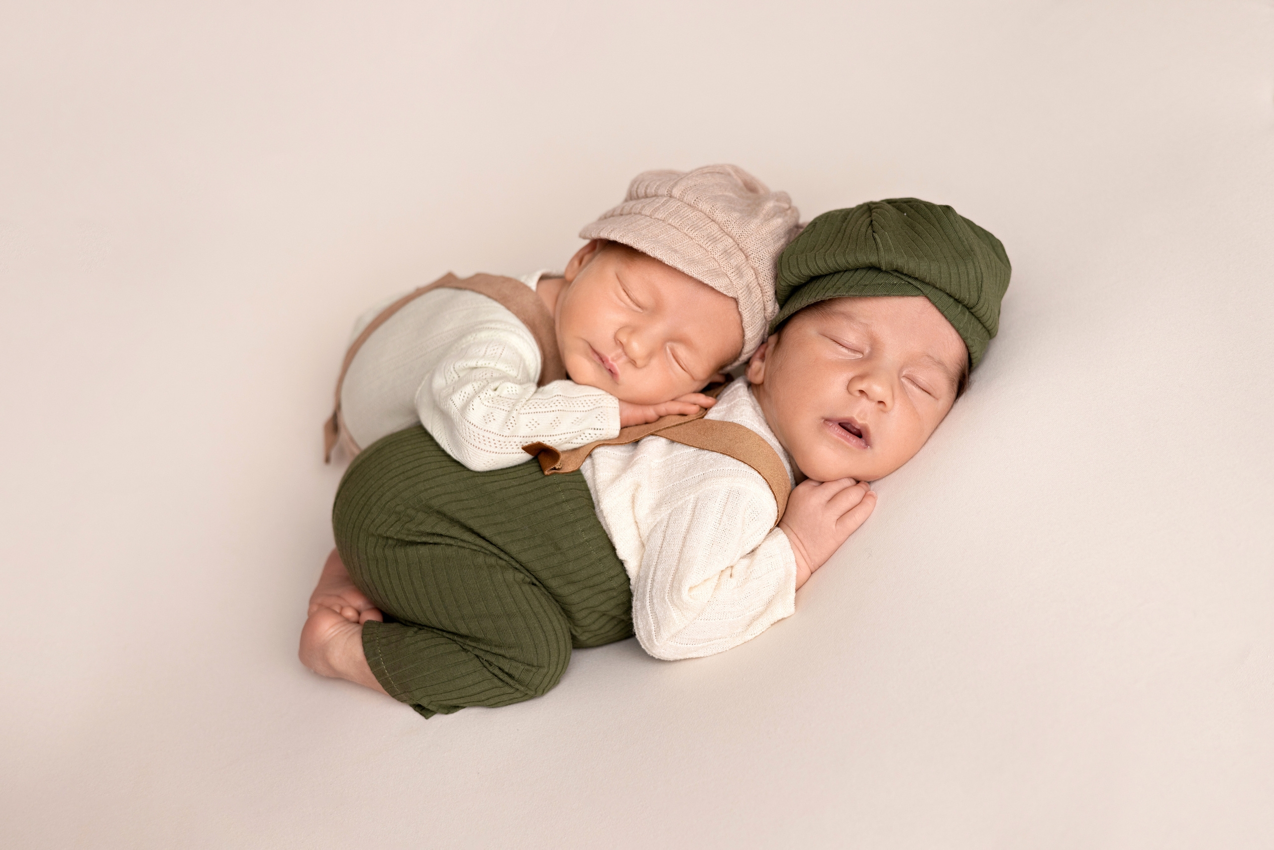 Илья & Лука. Станисис Мила • Ньюборн фотограф в Москве