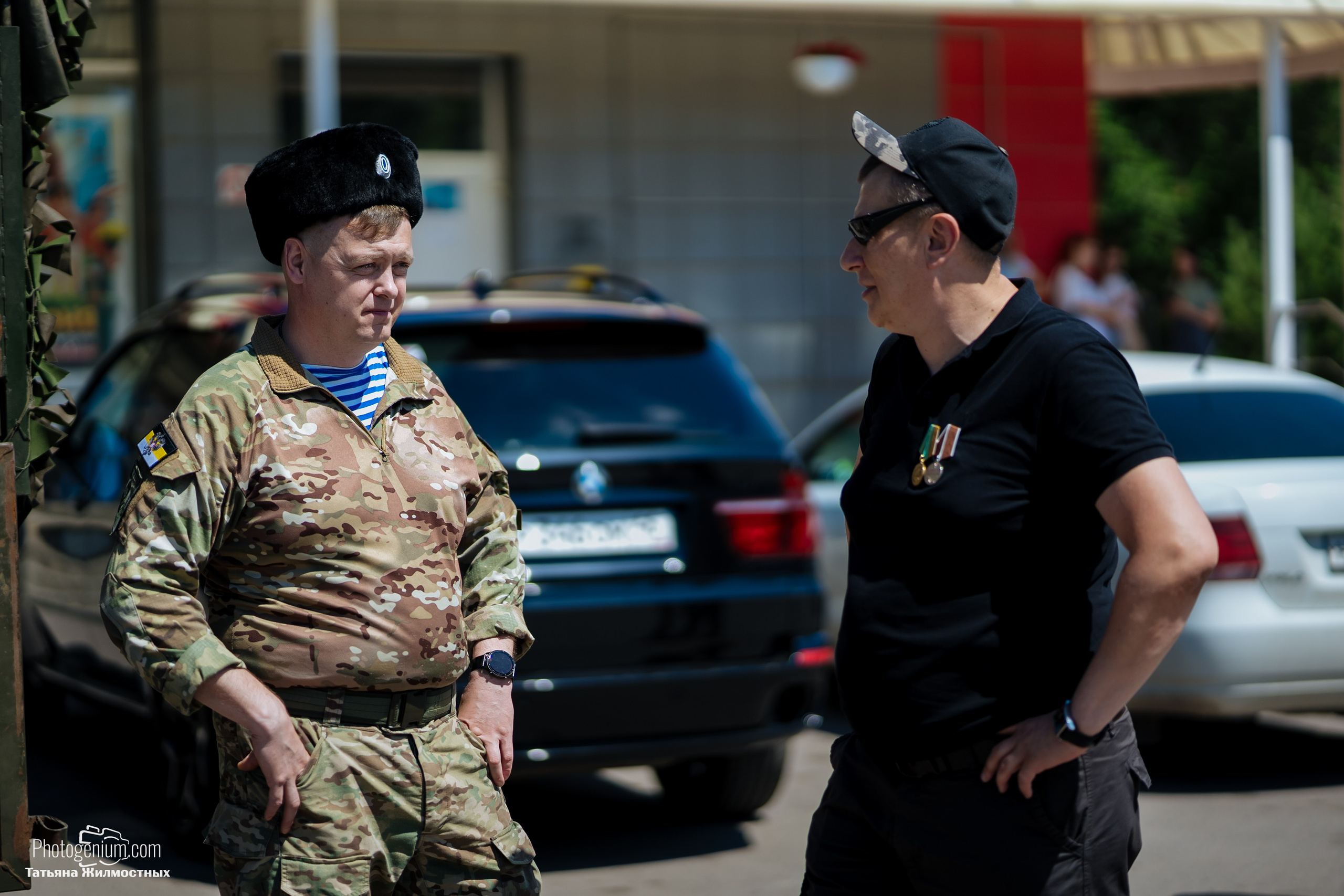 8 июня «Патриоты из Курска» сбор гуманитарной помощи у кинотеатра «Родина». Фотограф Нижний Новгород Татьяна Кейод