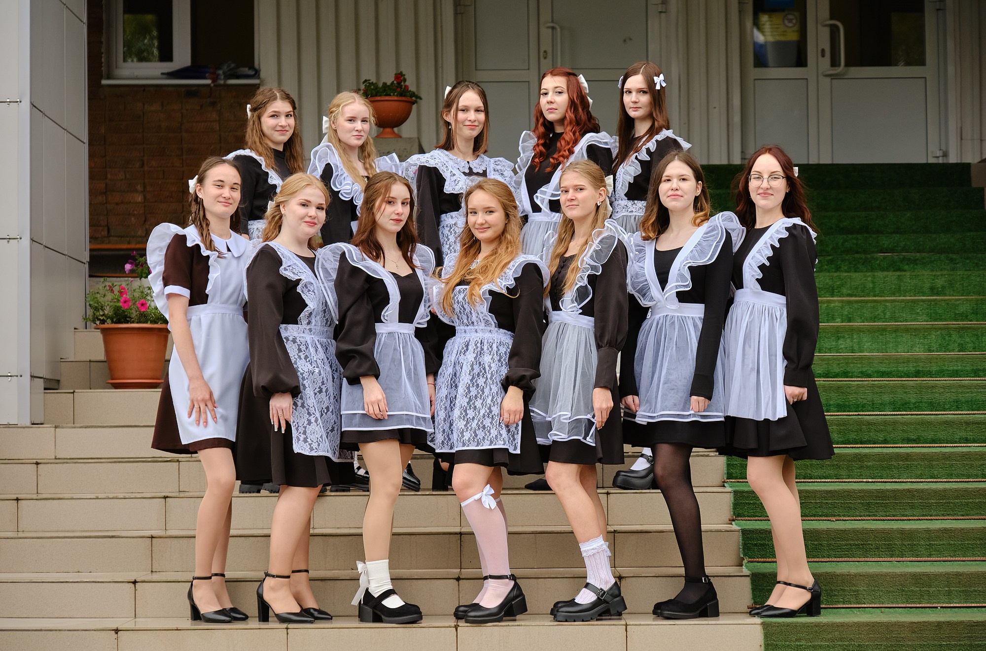 Школьное групповое фото.