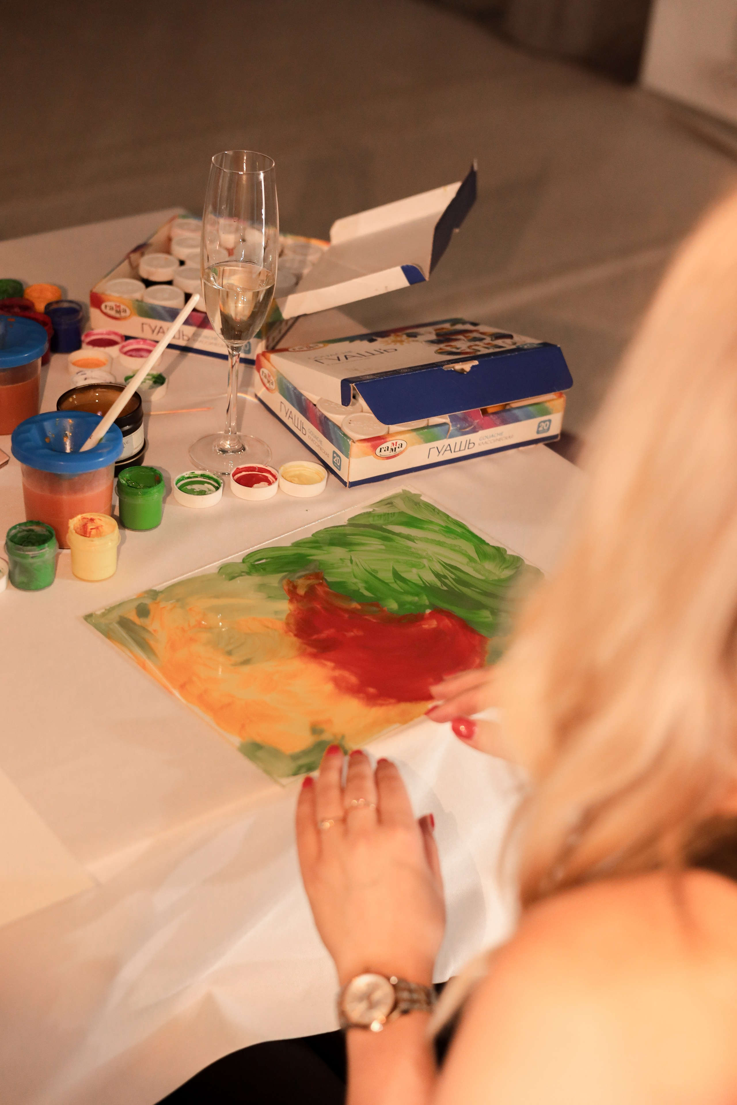 Арт-терапия + аэройога. Фотограф Надршина Лилия