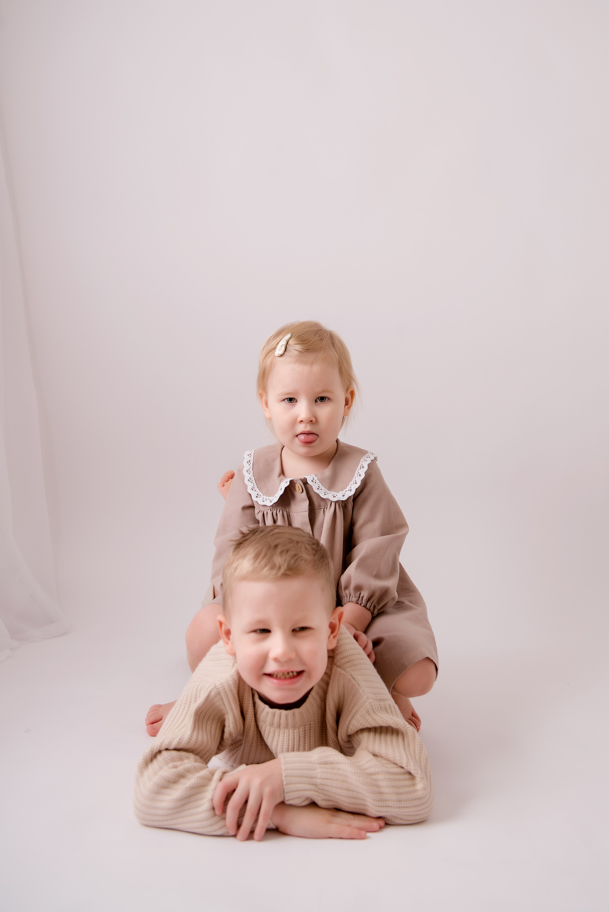 Гоша и Ариша. Детский фотограф в Долгопрудном и Москве