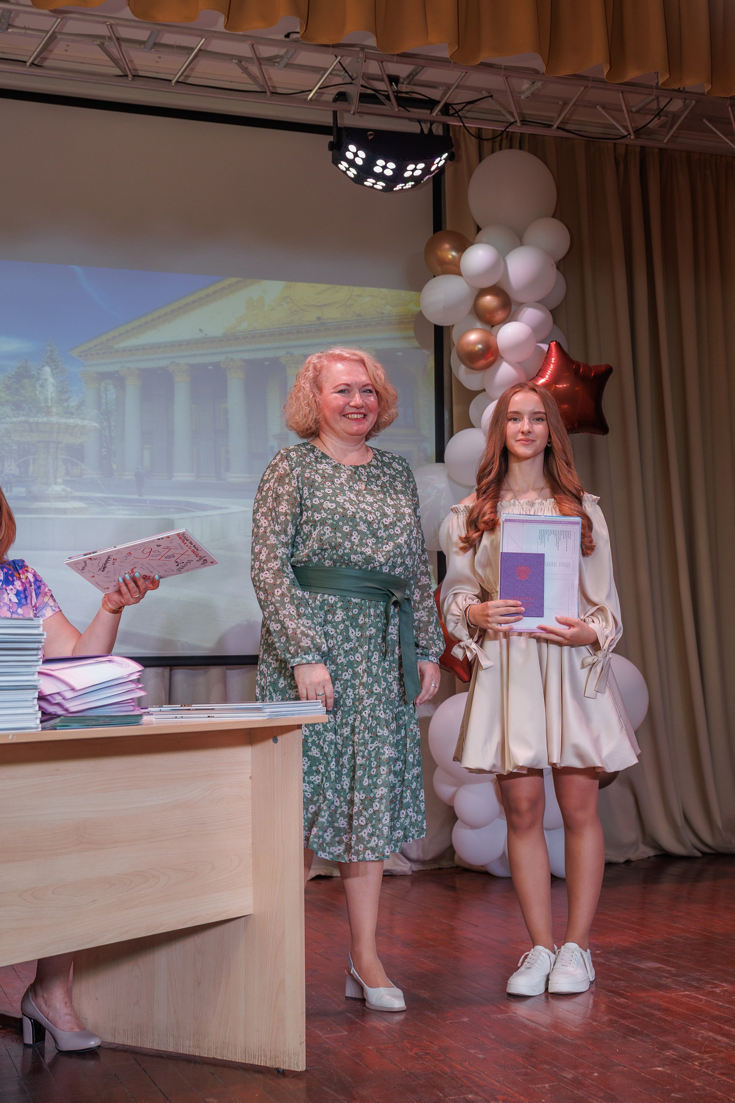 Вручение аттестатов. Свадебный и семейный фотограф в Новосибирске Ирина Дорошкова