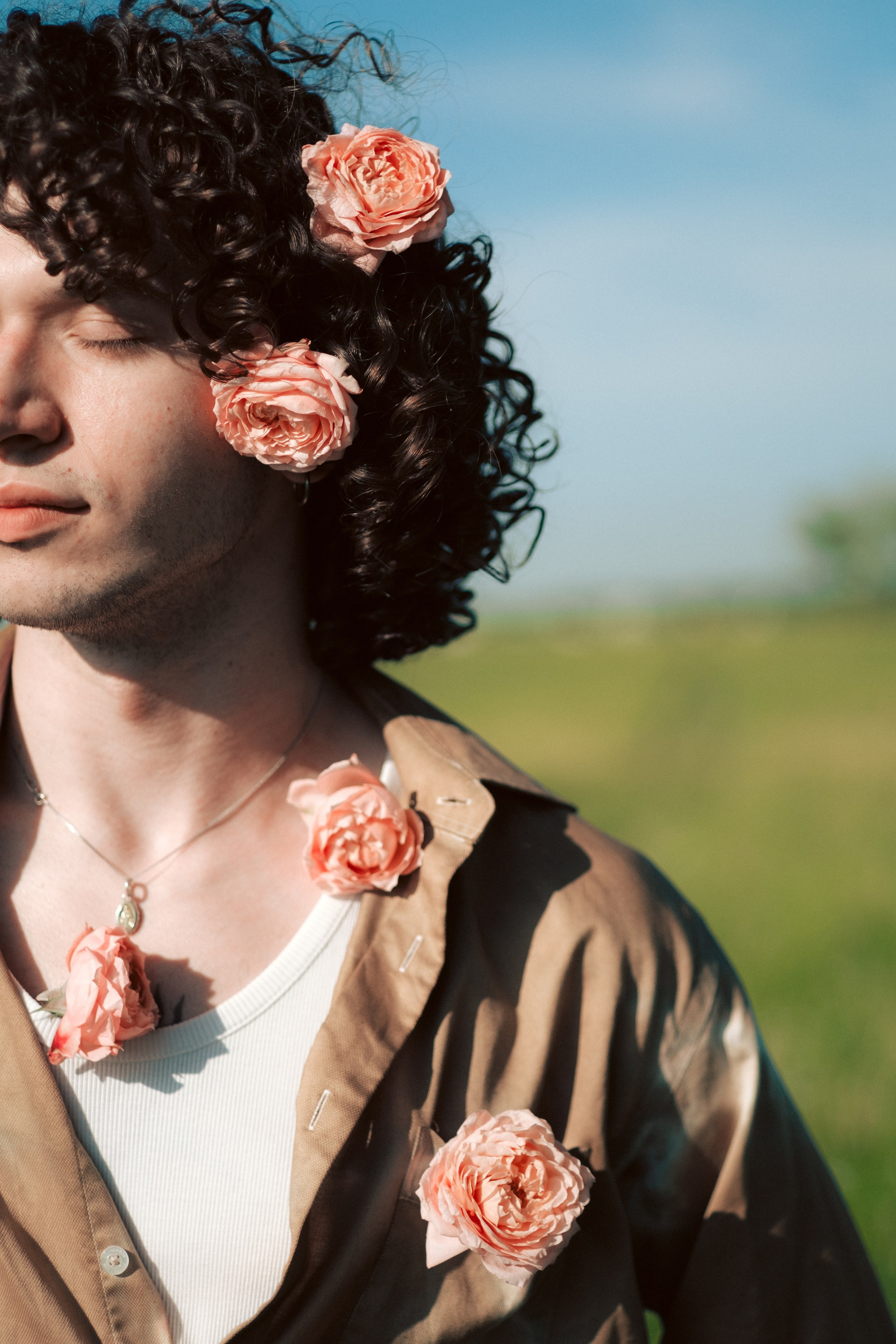 Костя. Съёмка с цветами в поле. Lickord