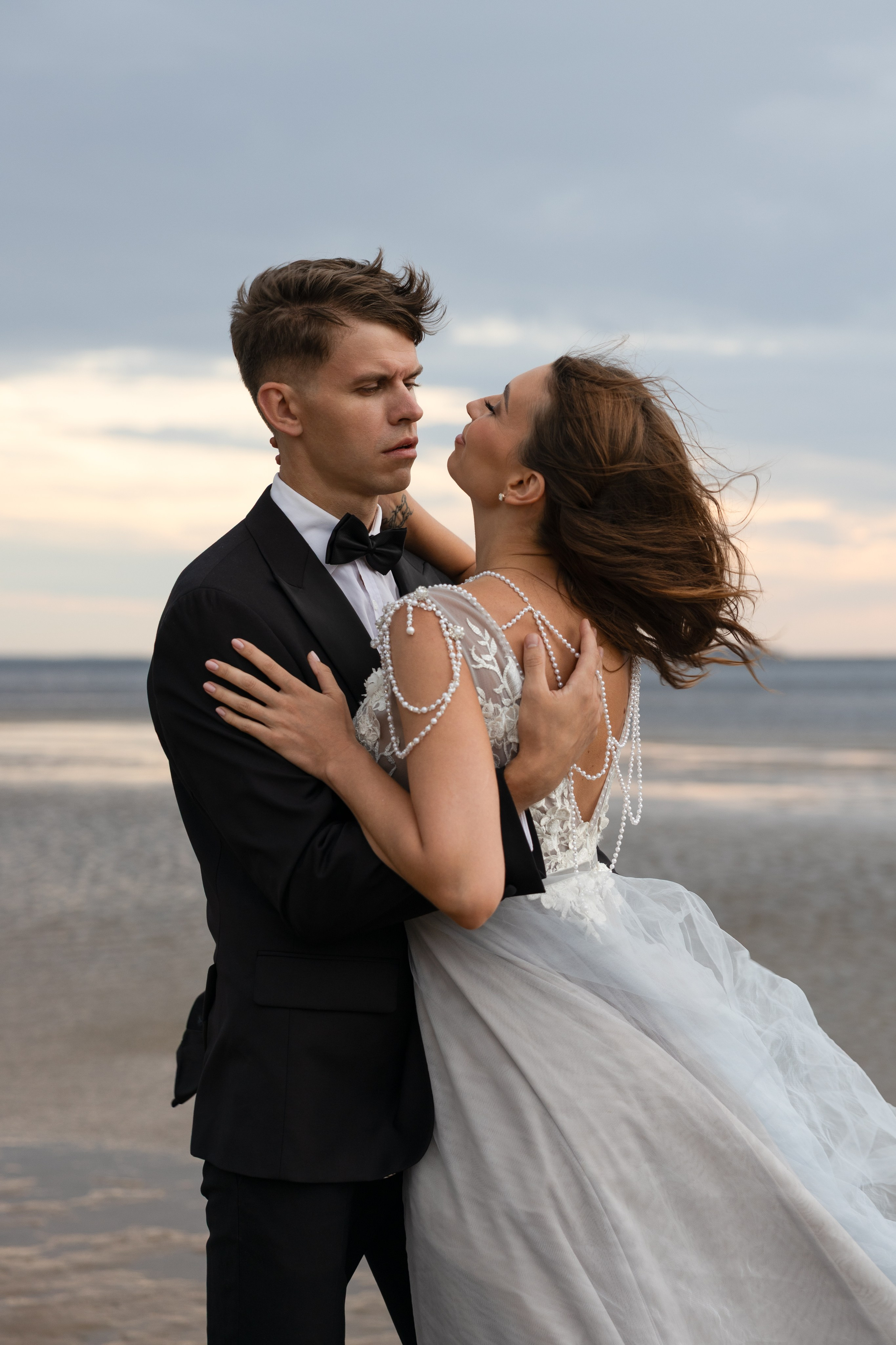 Свадебный ужин для двоих на берегу Финского залива. Фотограф в Санкт-Петербурге Вагнер Юлия