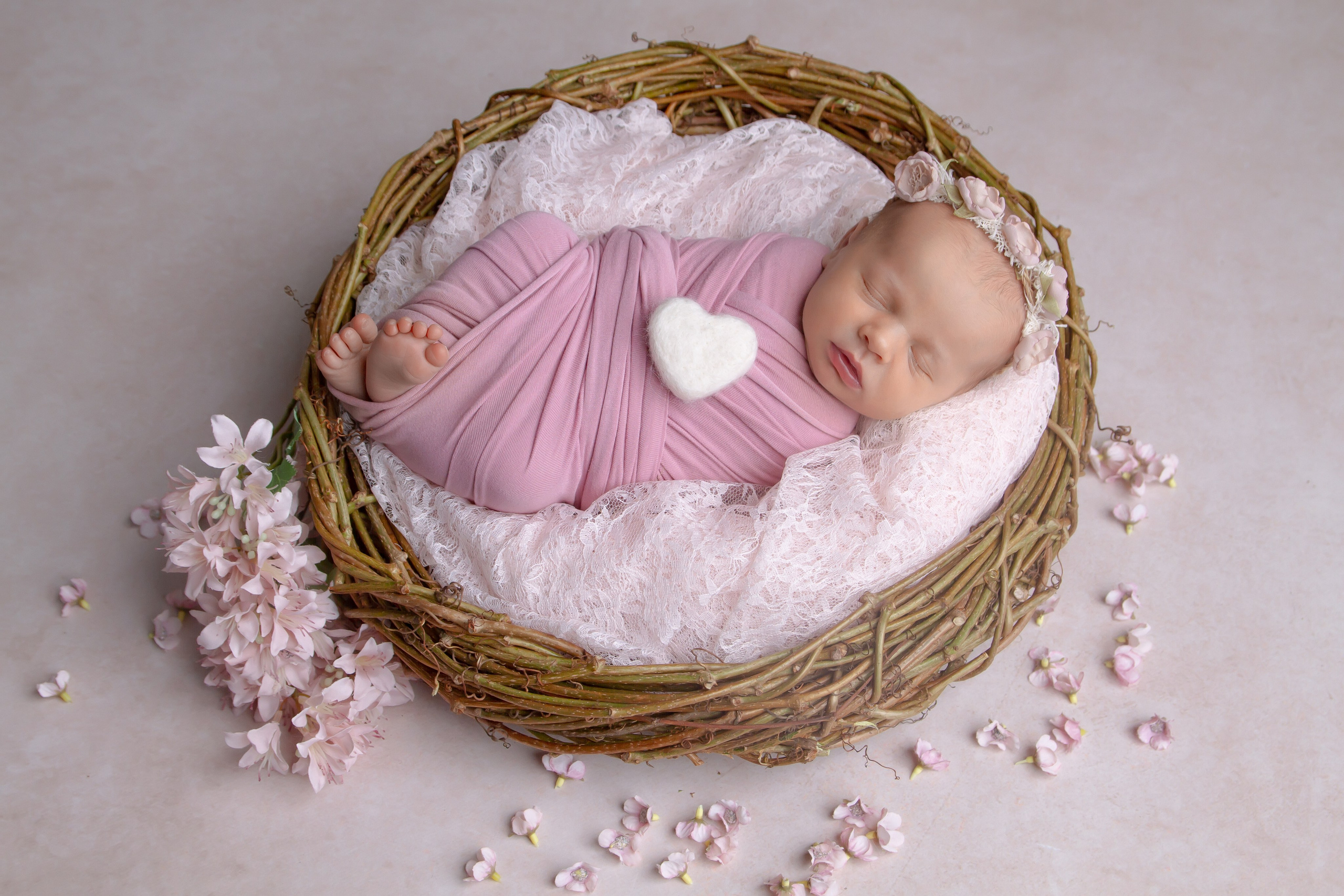 Портфолио. Самая первая фотосессия малыша! Профессиональная съемка новорожденных Newborn в Москве и МО!
