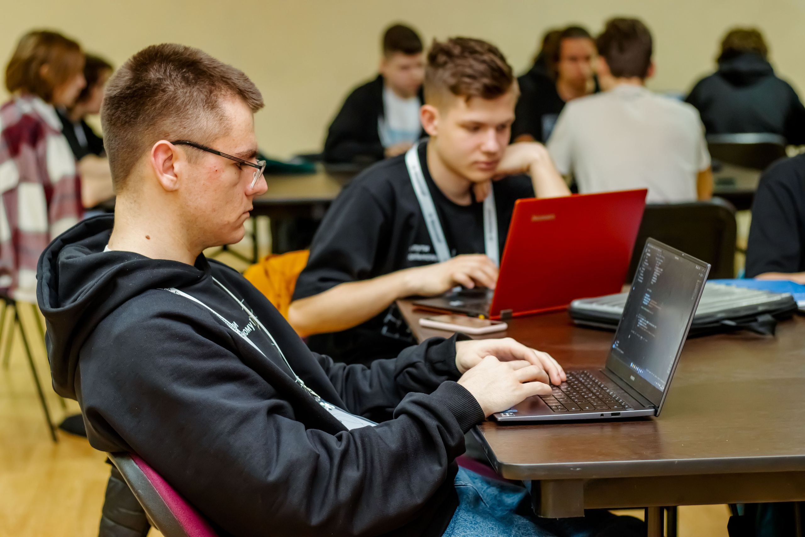 Центральный университет Т-Банка. Репортажный фотограф в Москве Катя Луговая, портретный фотограф и «street» фотограф, фотосессии «под ключ»