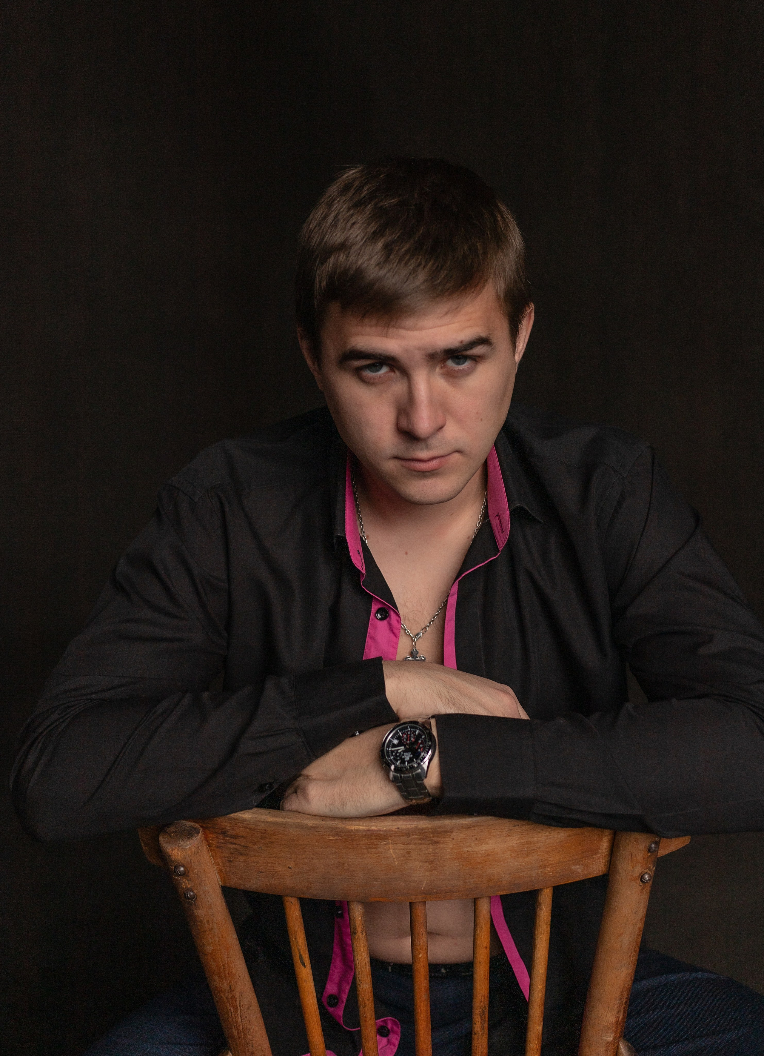 Мужская фотосессия в Новосибирске: запечатлею силу, харизму и стиль делового мужчины. Фотограф Ольга Баранова