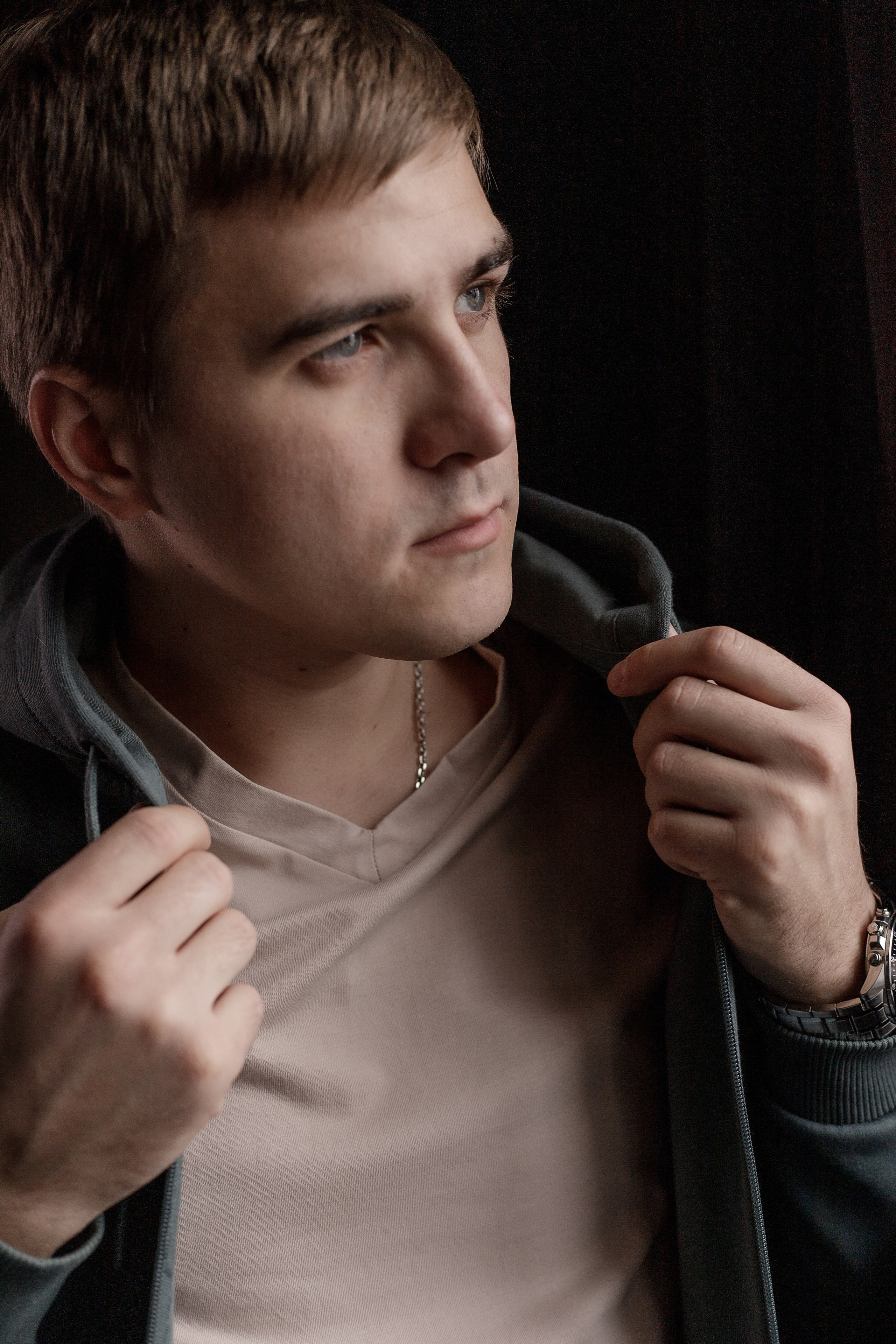 Мужская фотосессия в Новосибирске: запечатлею силу, харизму и стиль делового мужчины. Фотограф Ольга Баранова