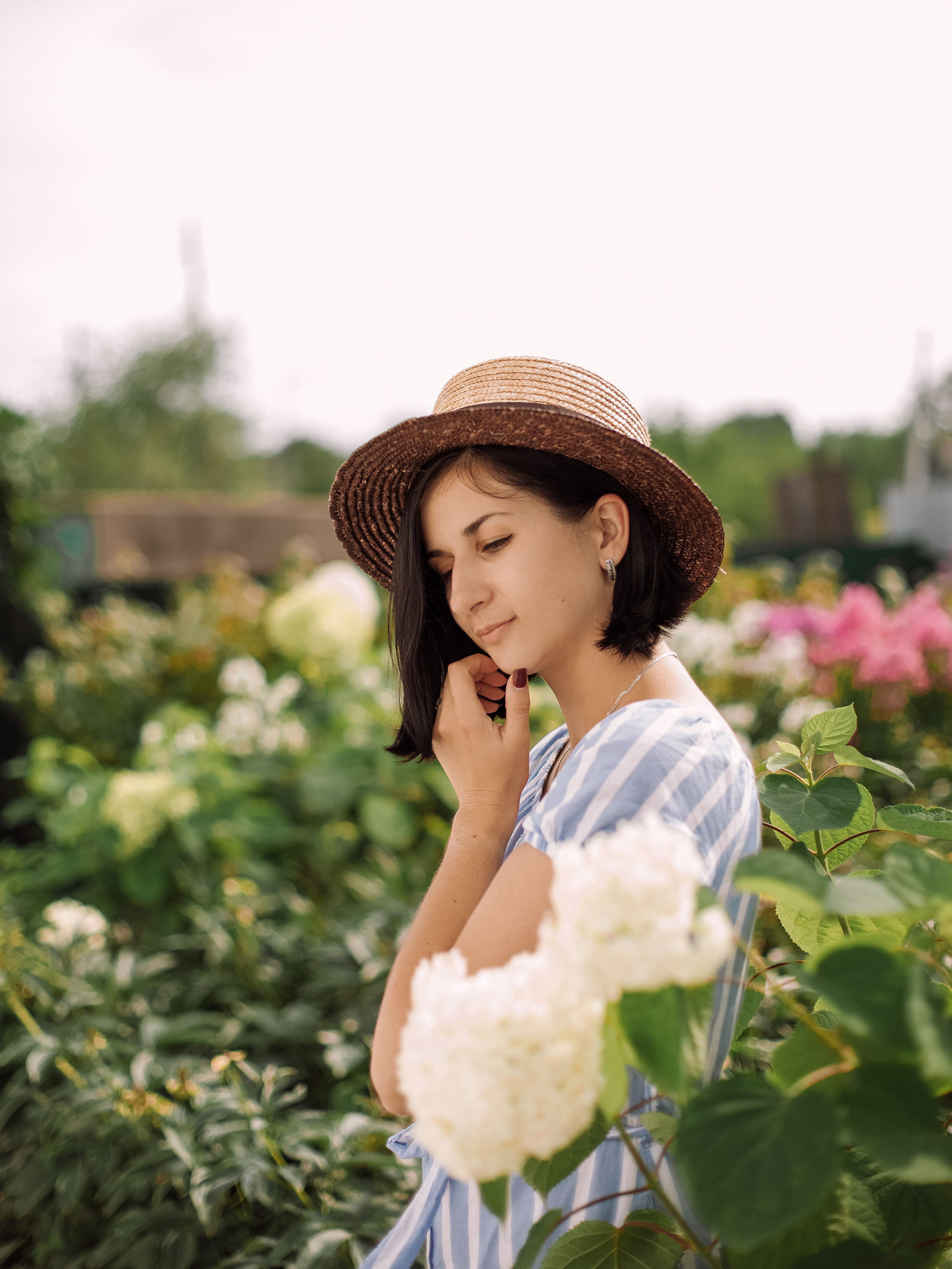 Ксения в цветущем саду. Фотограф в санкт-Петербурге Макиенко Анастасия
