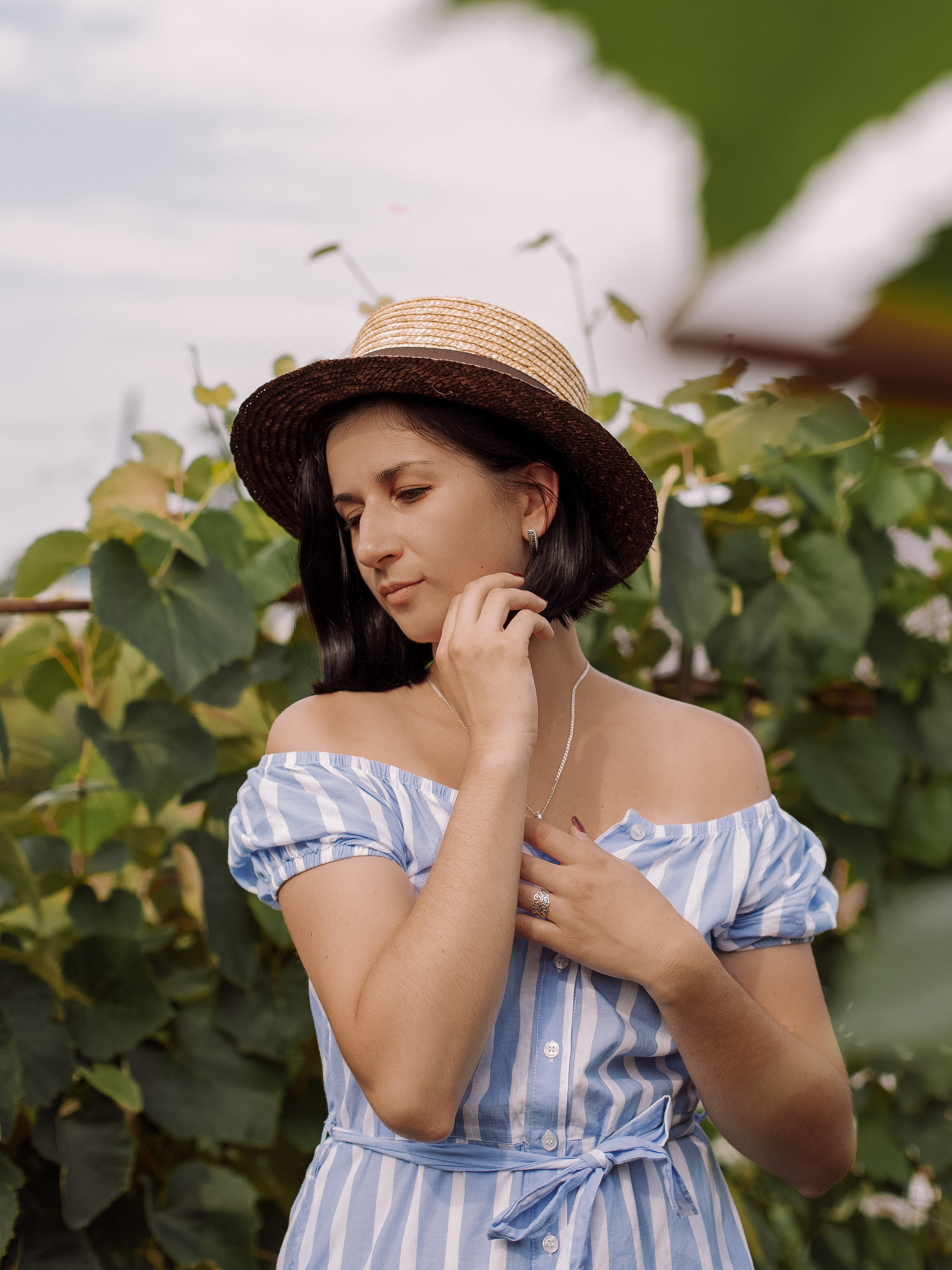 Ксения в цветущем саду. Фотограф в санкт-Петербурге Макиенко Анастасия