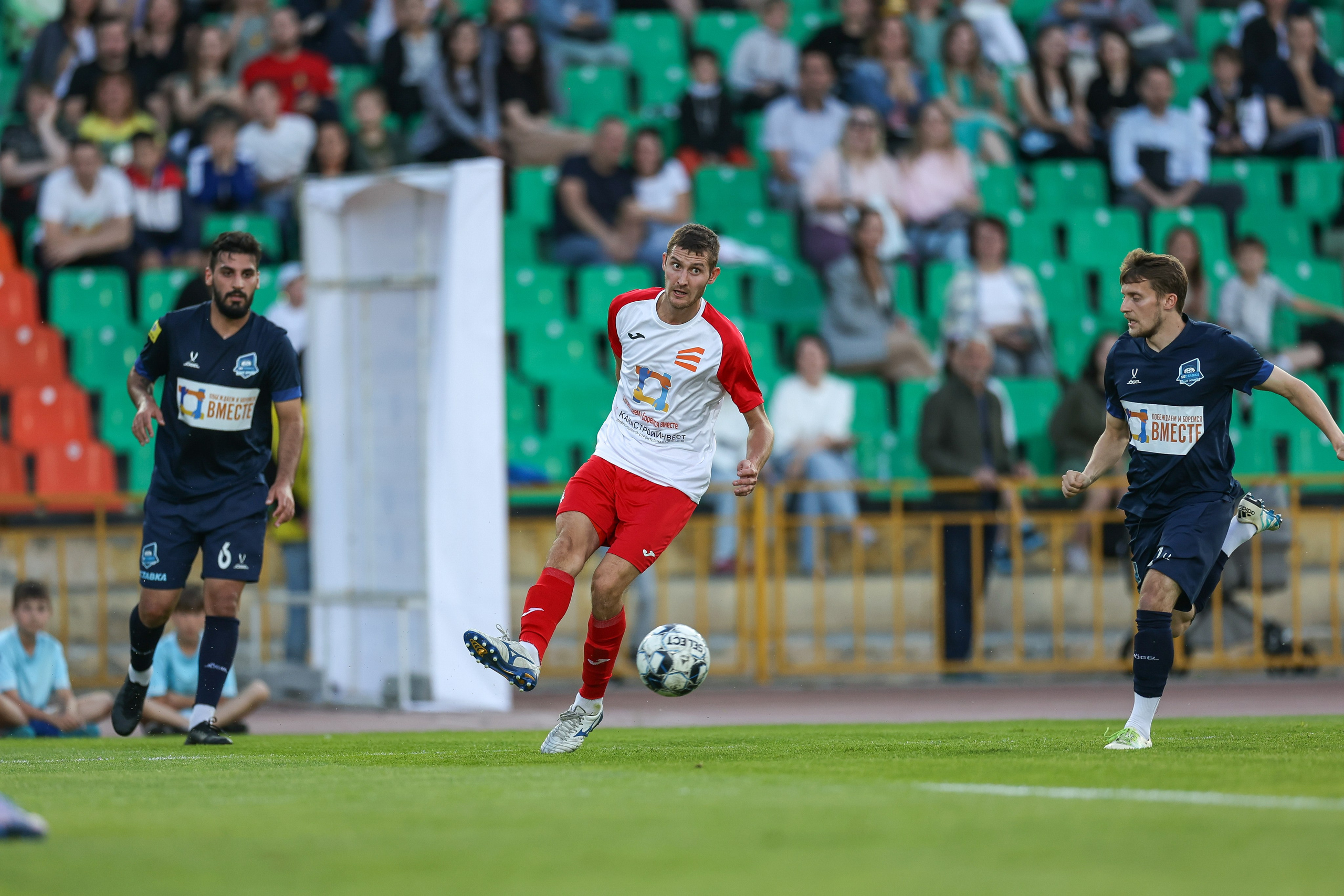 Благотворительный футбольный матч Друзья Бурмистрова vs ФК Fight Nights. Спортивный репортажный фотограф Казань Нафис Сиразетдинов