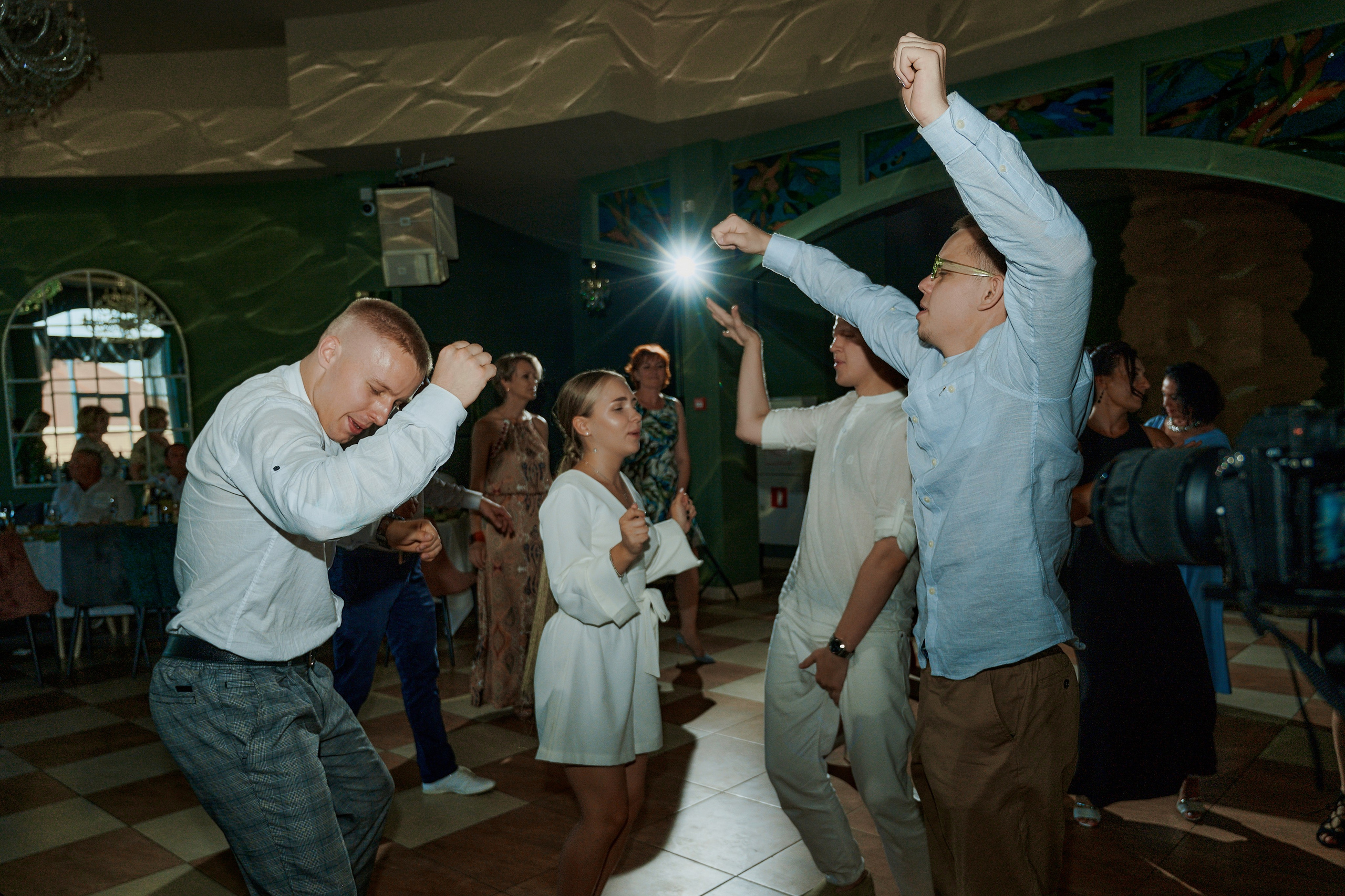 Олег и Лиза. Фото-видеосъемка свадеб Venson Films