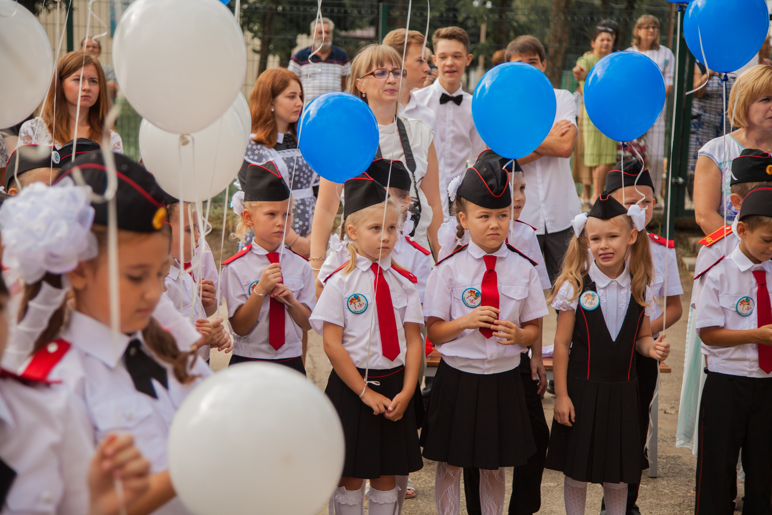 Линейка 1 сентября. Свадебный и семейный фотограф в Армавире