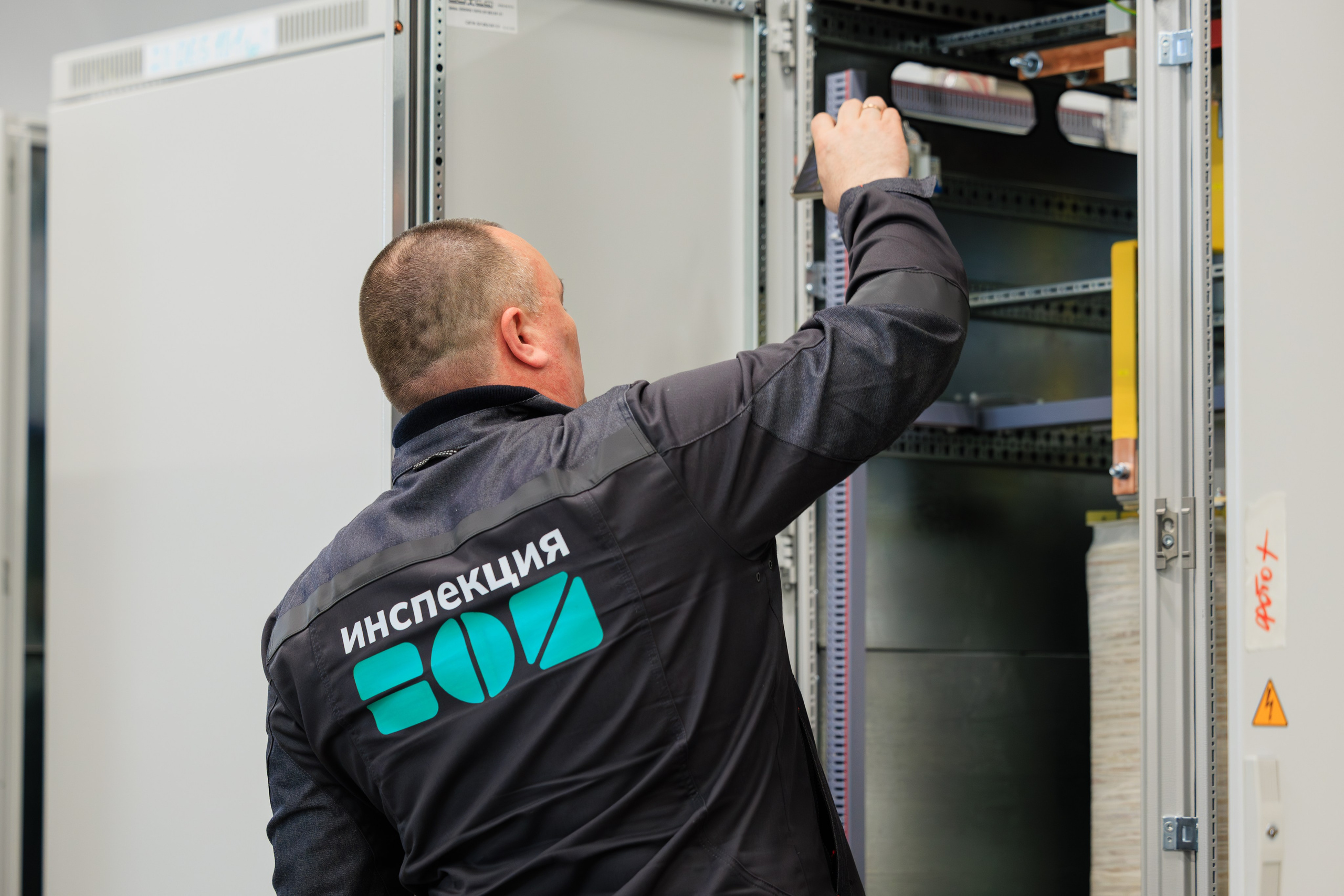 Вольтаг — Экскурсия по производству. Контент для бизнеса в Екатеринбурге Полдень Медиа