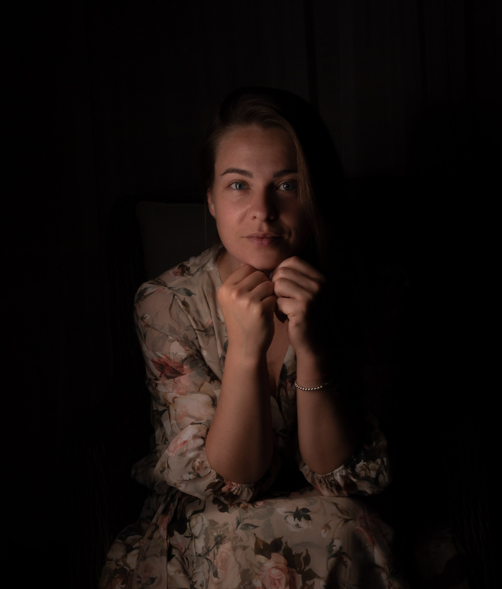 Striptizchi videoda oz qozini sorib oladi Monika Vitti yalangoch